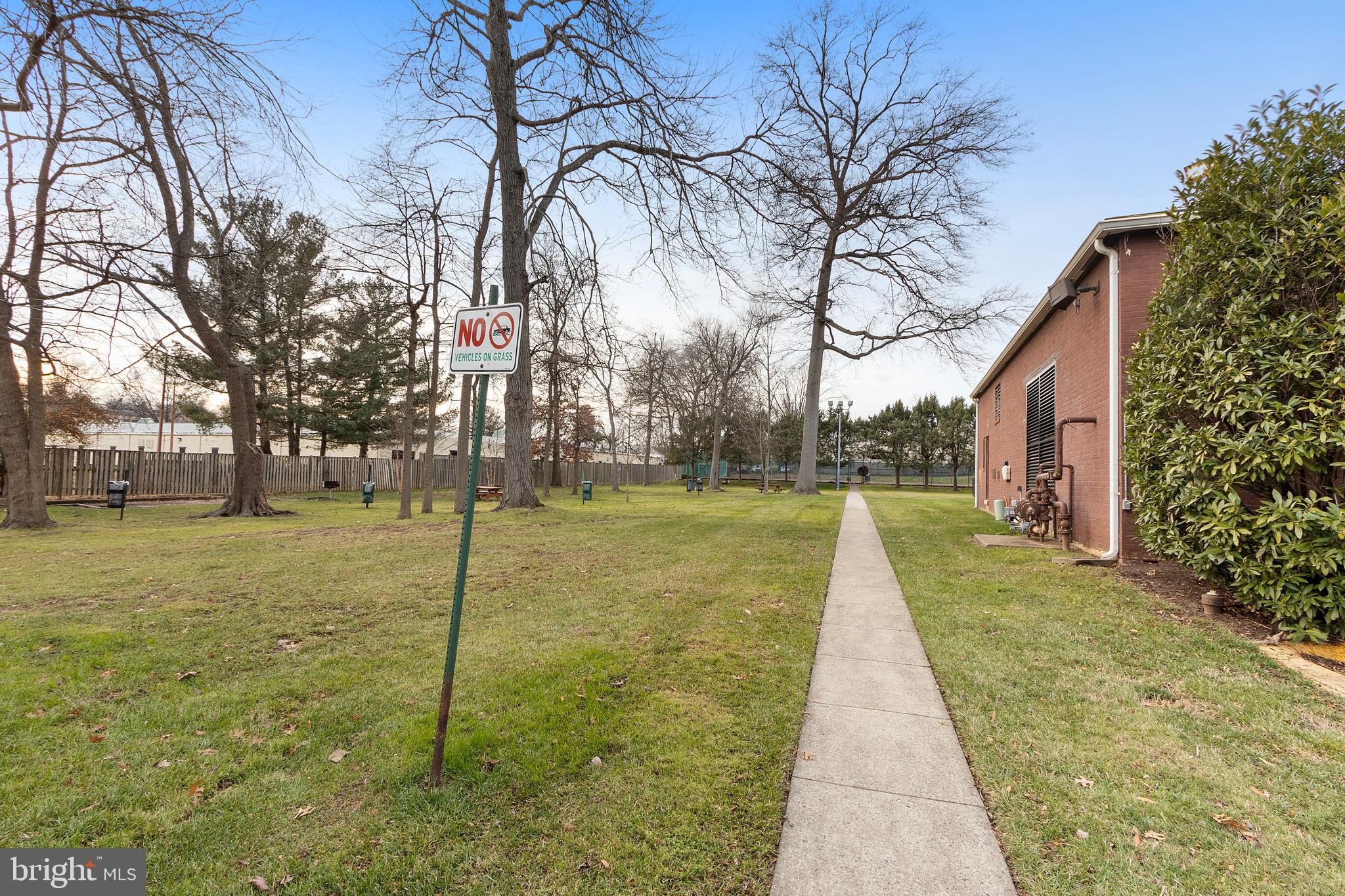 FOXCROFT COLONY CONDOS - Residential