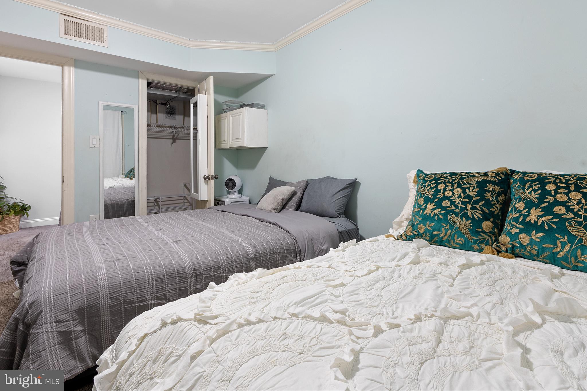 FOXCROFT COLONY CONDOS - Residential