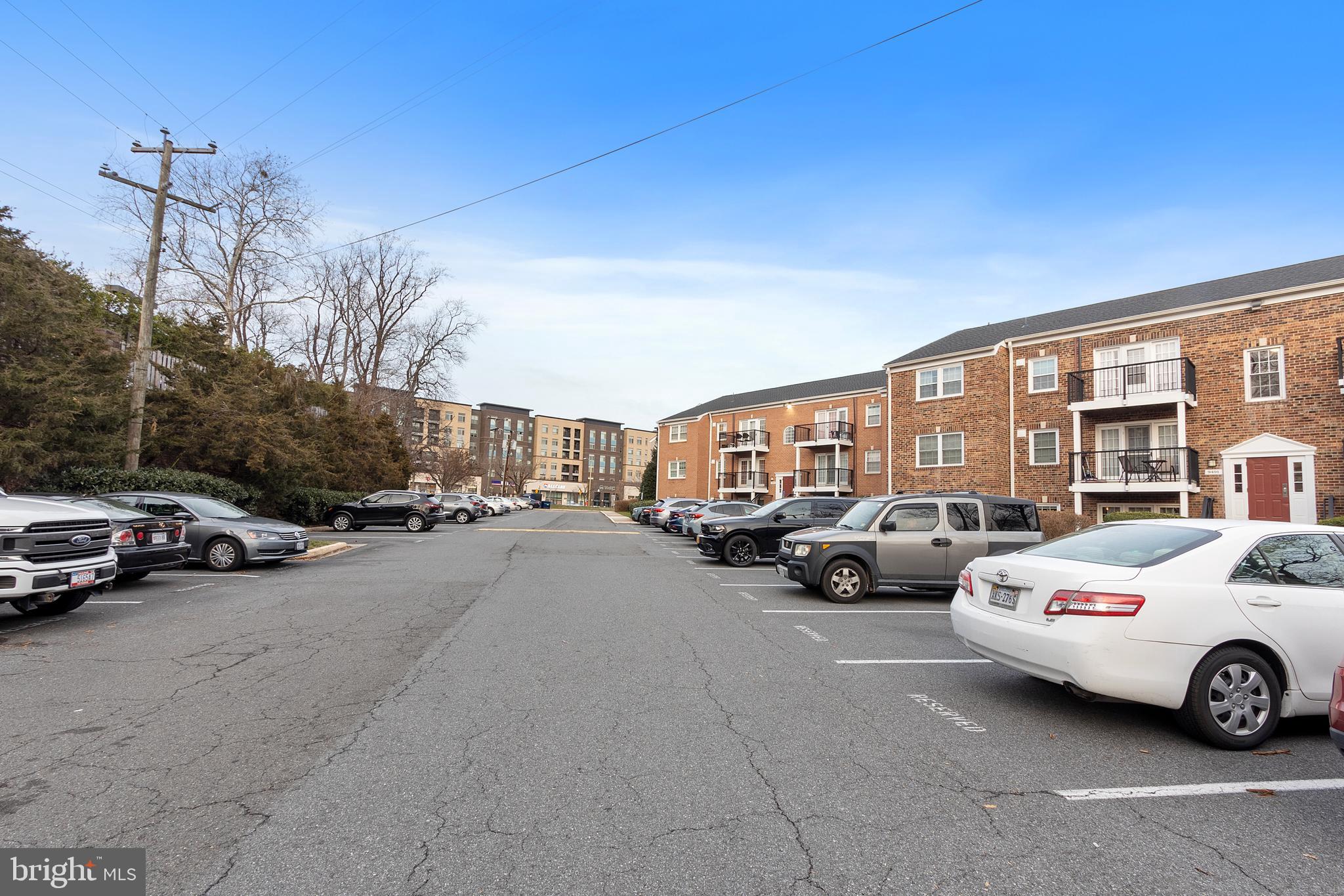 FOXCROFT COLONY CONDOS - Residential