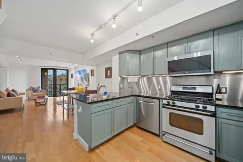 MLS: DCDC2272106