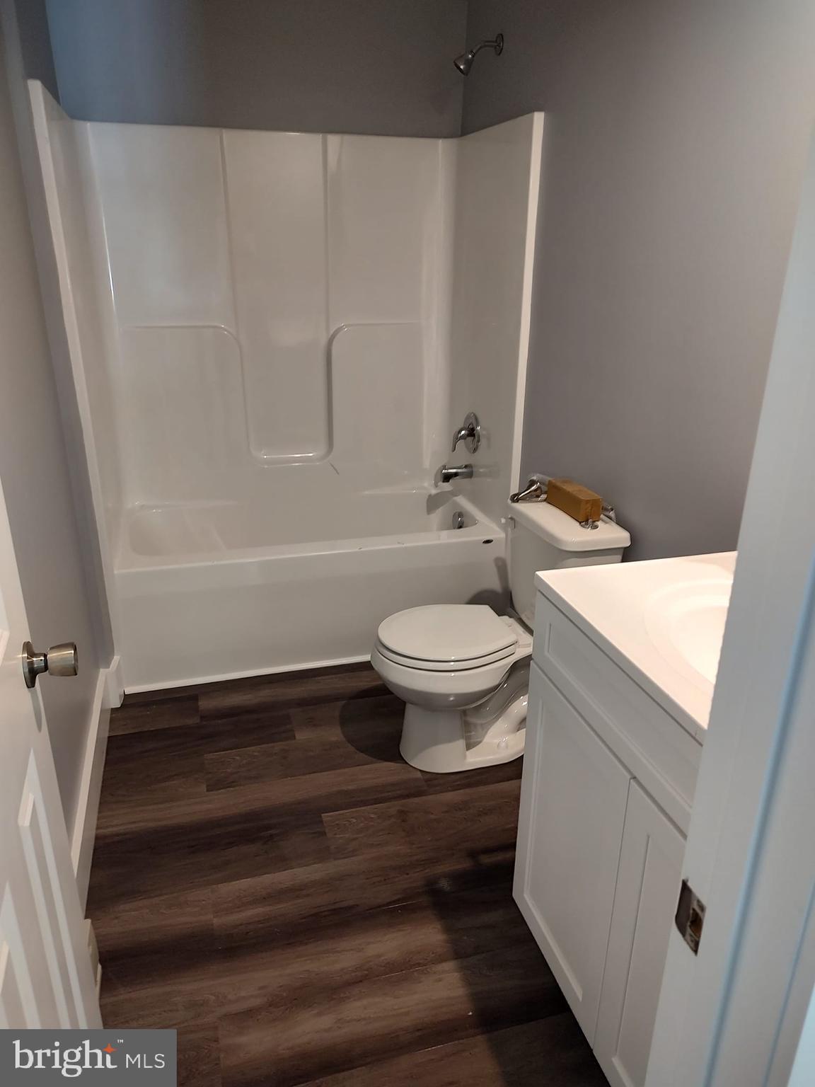 EASTON - Residential Lease