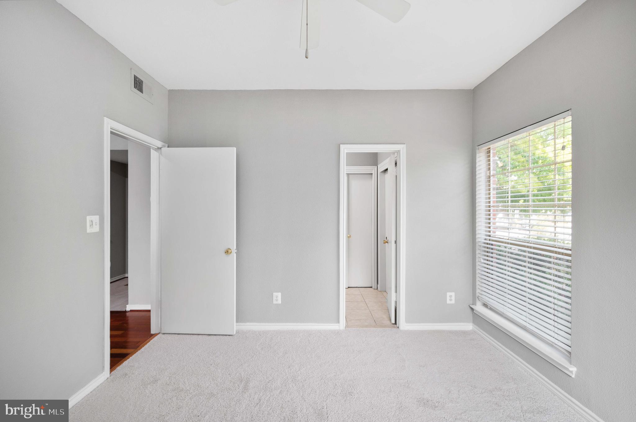 PENDERBROOK SQUARE CONDOMINIUMS - Residential