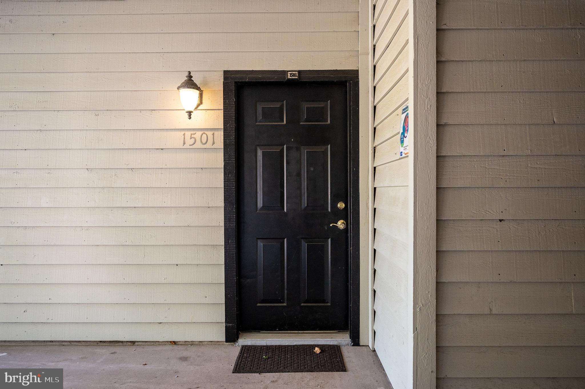 PENDERBROOK SQUARE CONDOMINIUMS - Residential