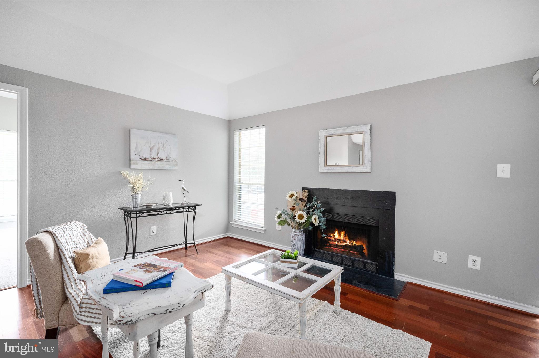 PENDERBROOK SQUARE CONDOMINIUMS - Residential