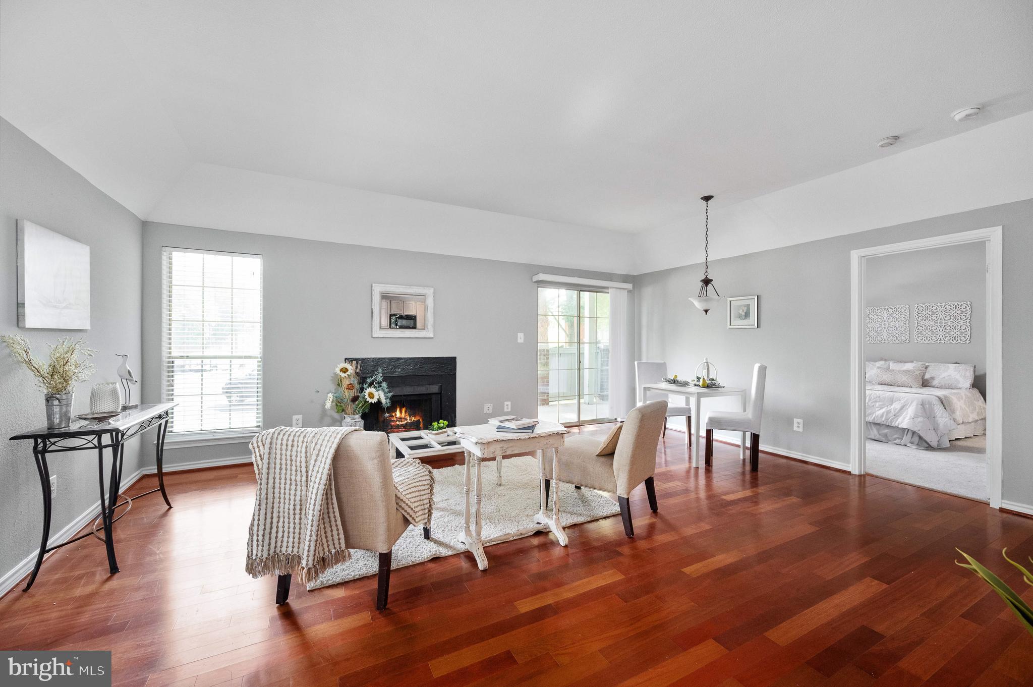 PENDERBROOK SQUARE CONDOMINIUMS - Residential