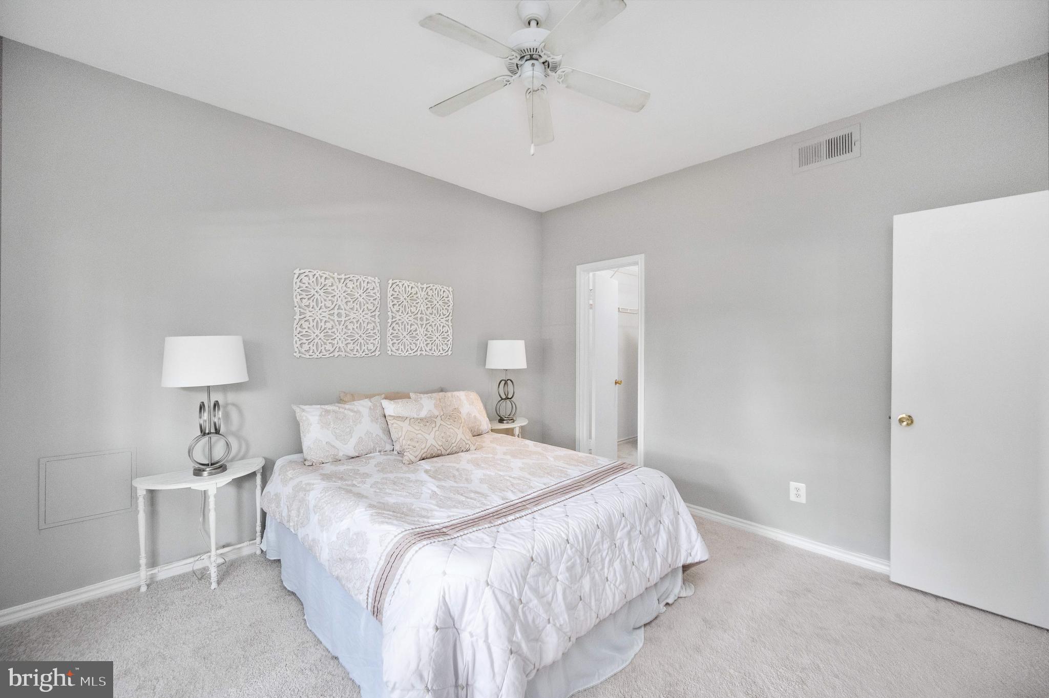 PENDERBROOK SQUARE CONDOMINIUMS - Residential