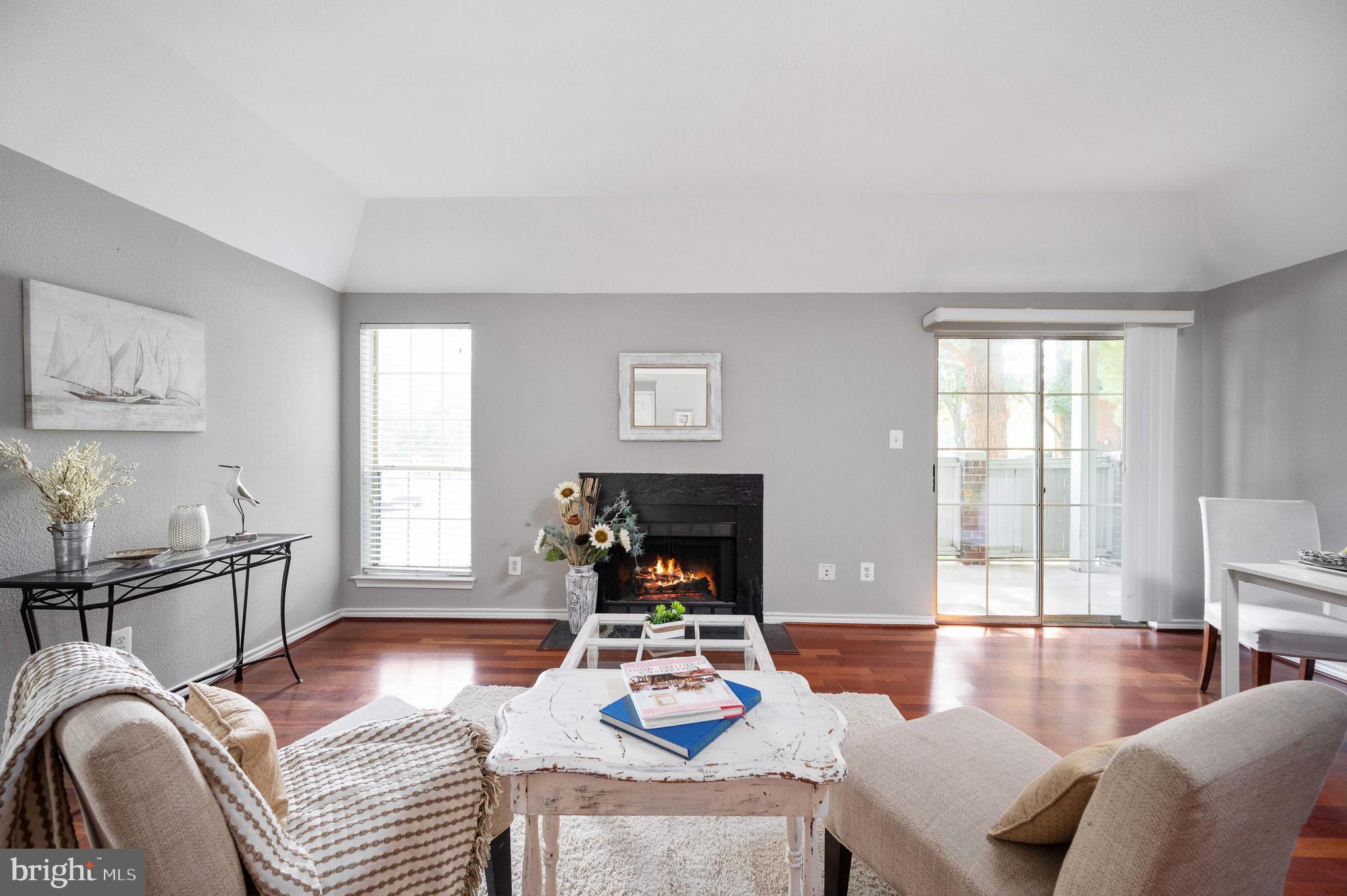 PENDERBROOK SQUARE CONDOMINIUMS - Residential