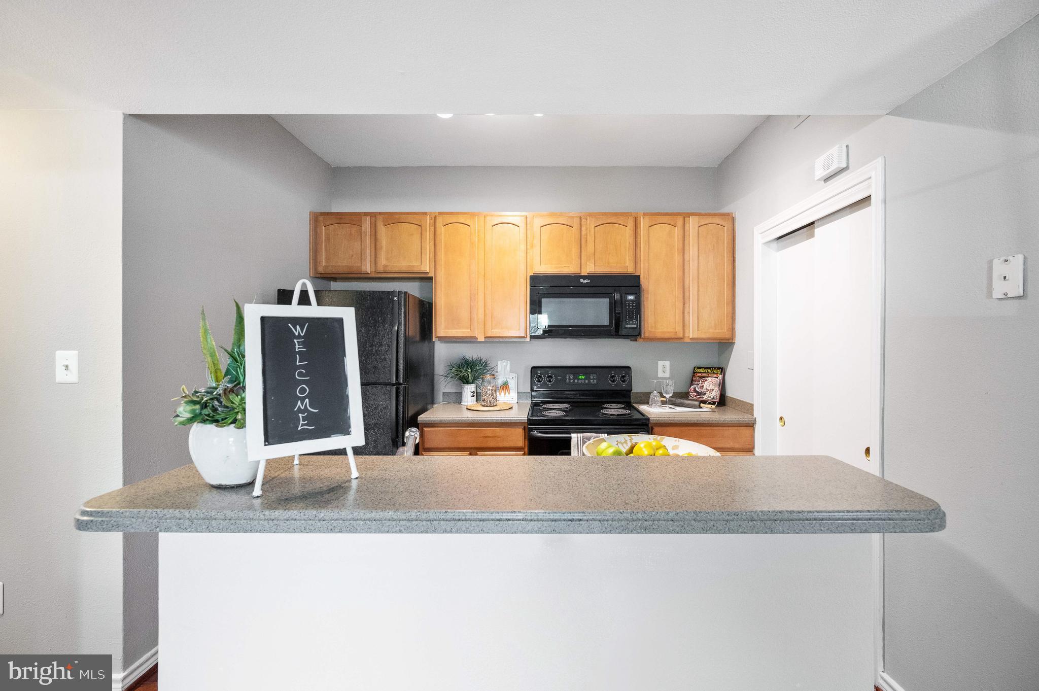 PENDERBROOK SQUARE CONDOMINIUMS - Residential