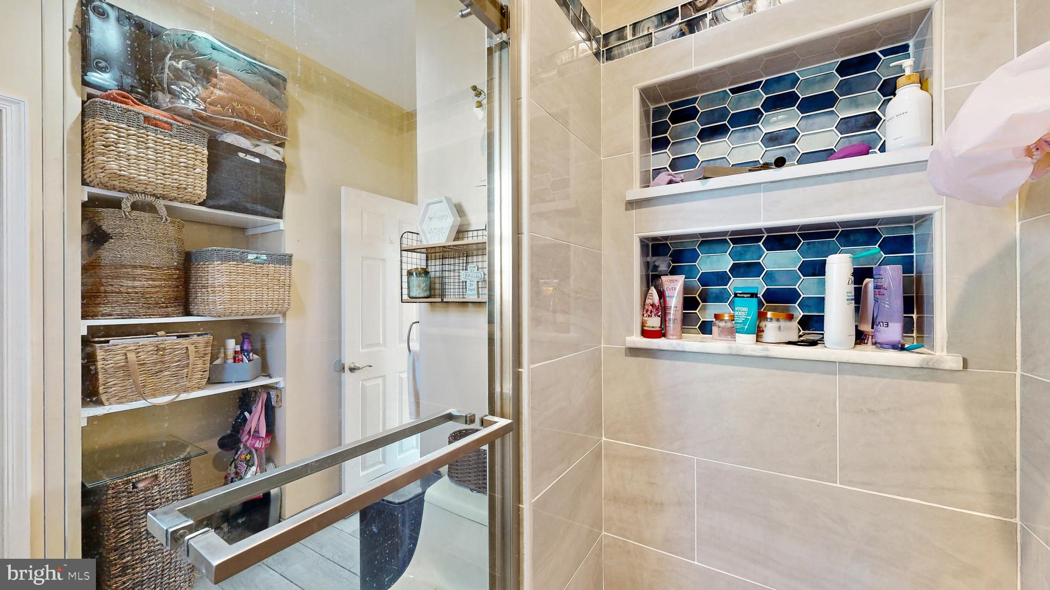 CASTLE HILLS - Residential