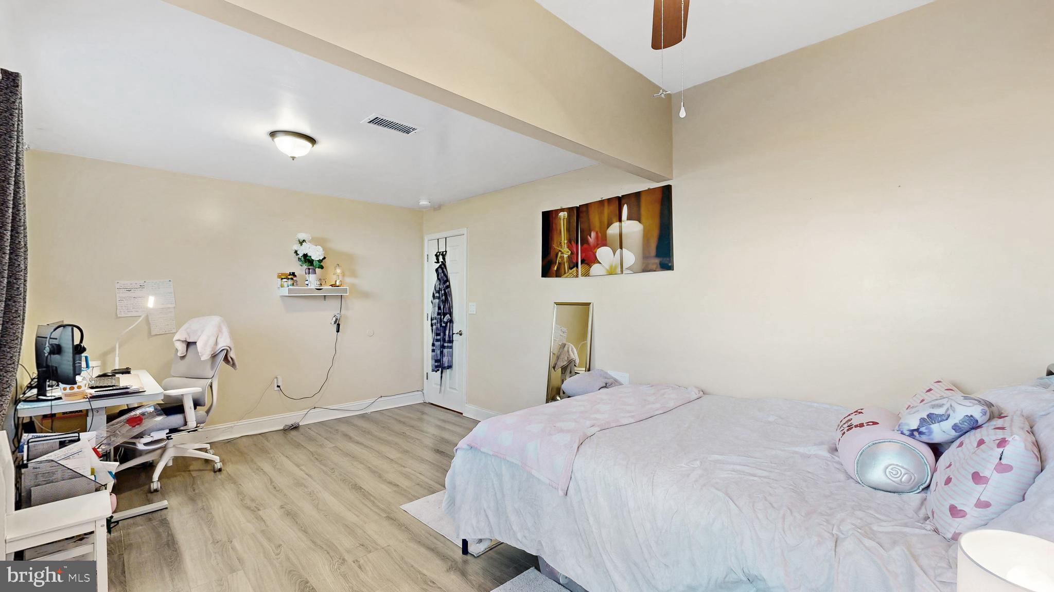 CASTLE HILLS - Residential