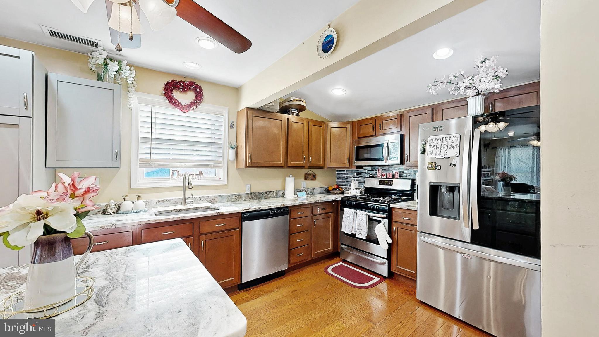 CASTLE HILLS - Residential