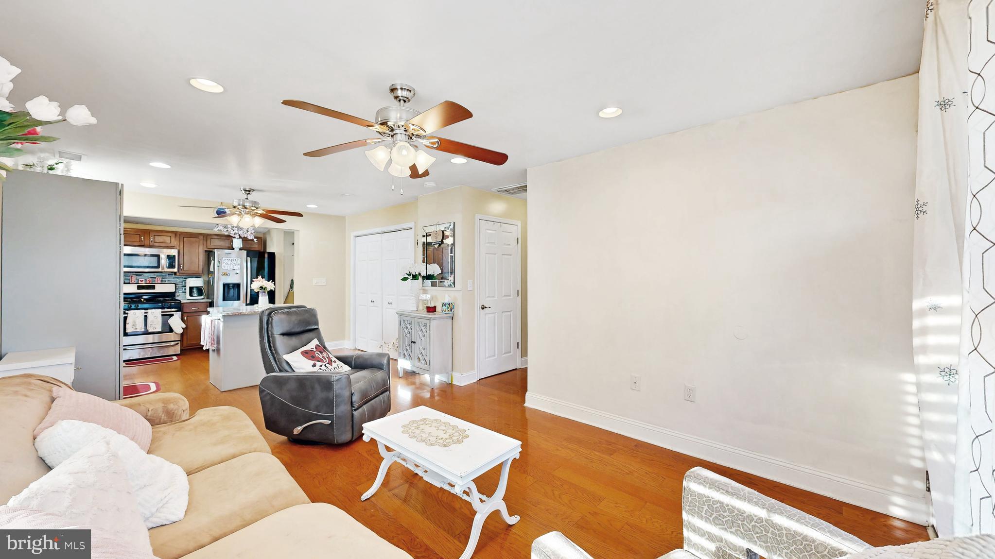 CASTLE HILLS - Residential