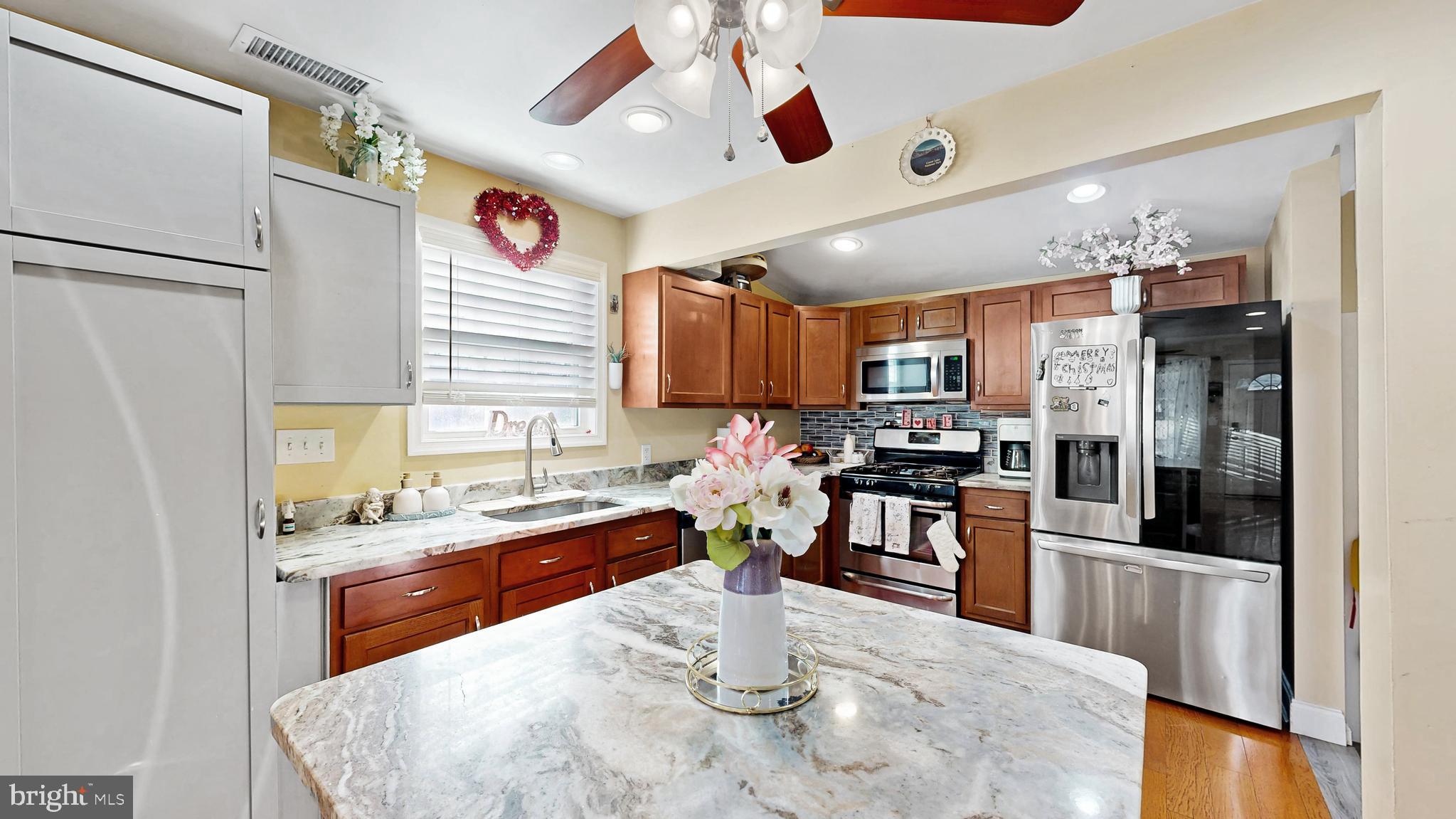 CASTLE HILLS - Residential