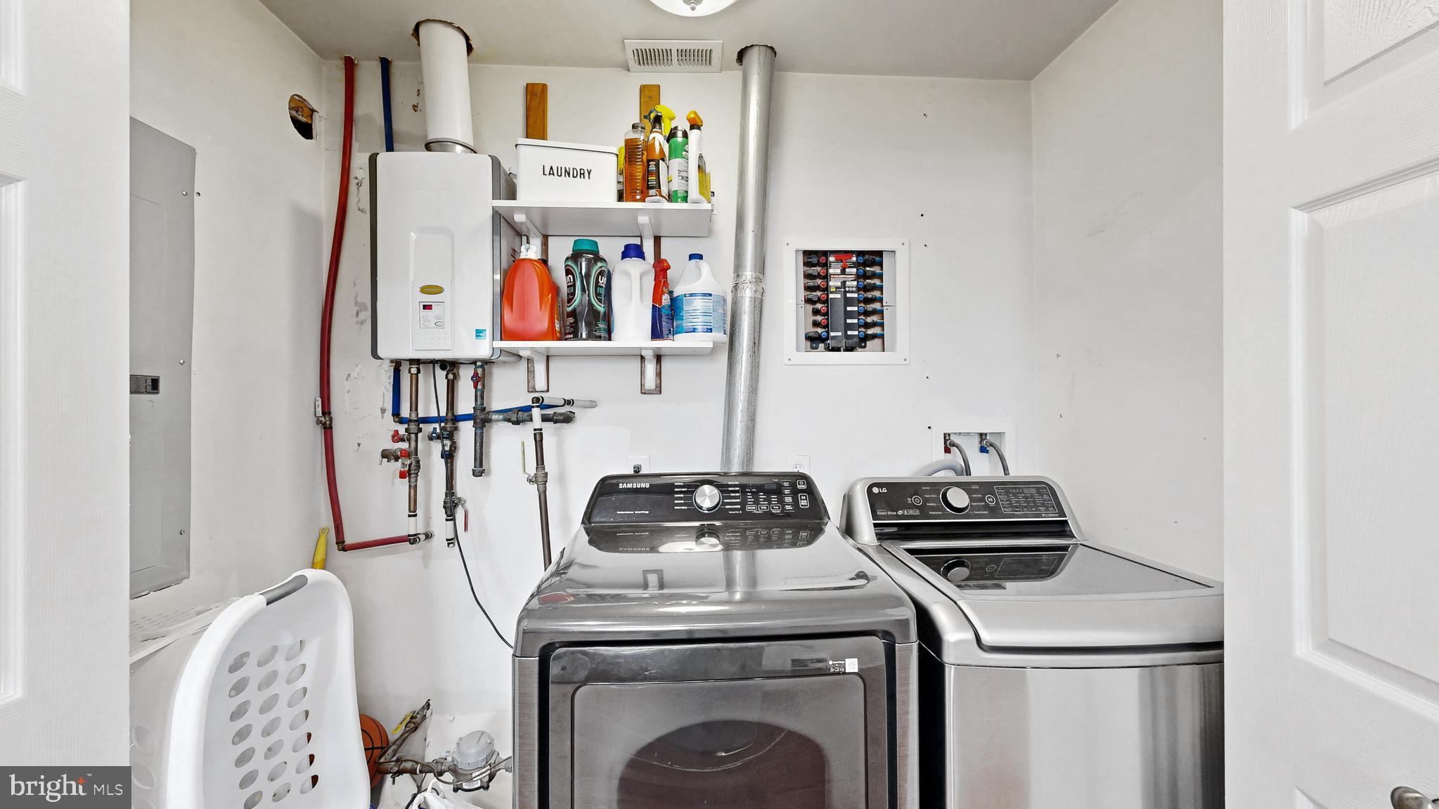 CASTLE HILLS - Residential