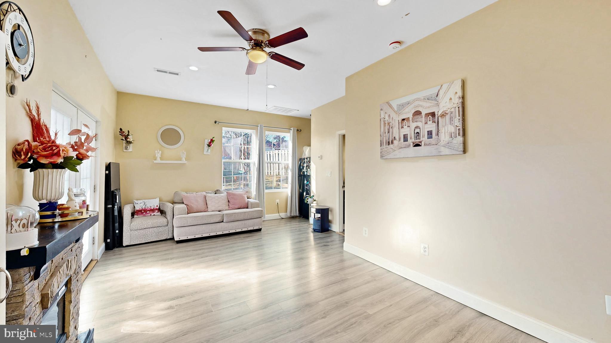 CASTLE HILLS - Residential