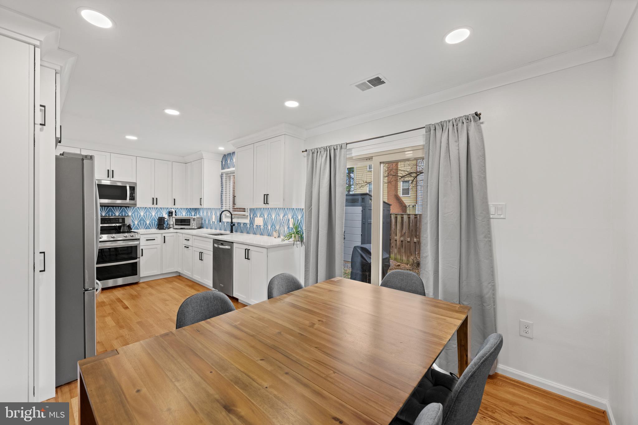 ROCKSHIRE TOWNHOMES - Residential