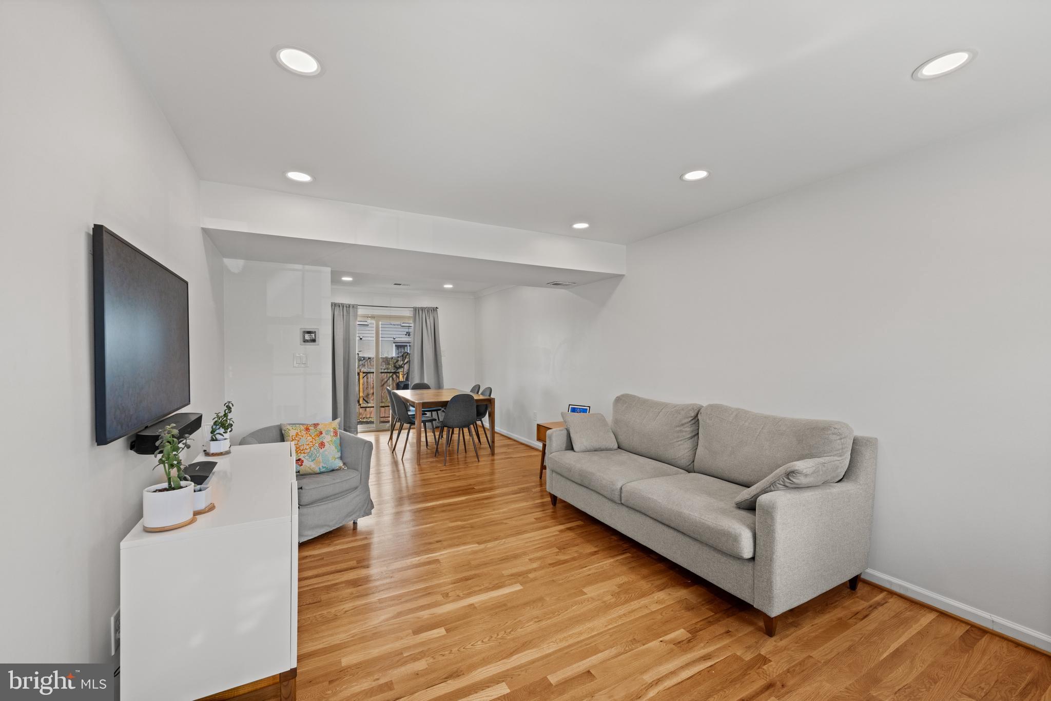 ROCKSHIRE TOWNHOMES - Residential