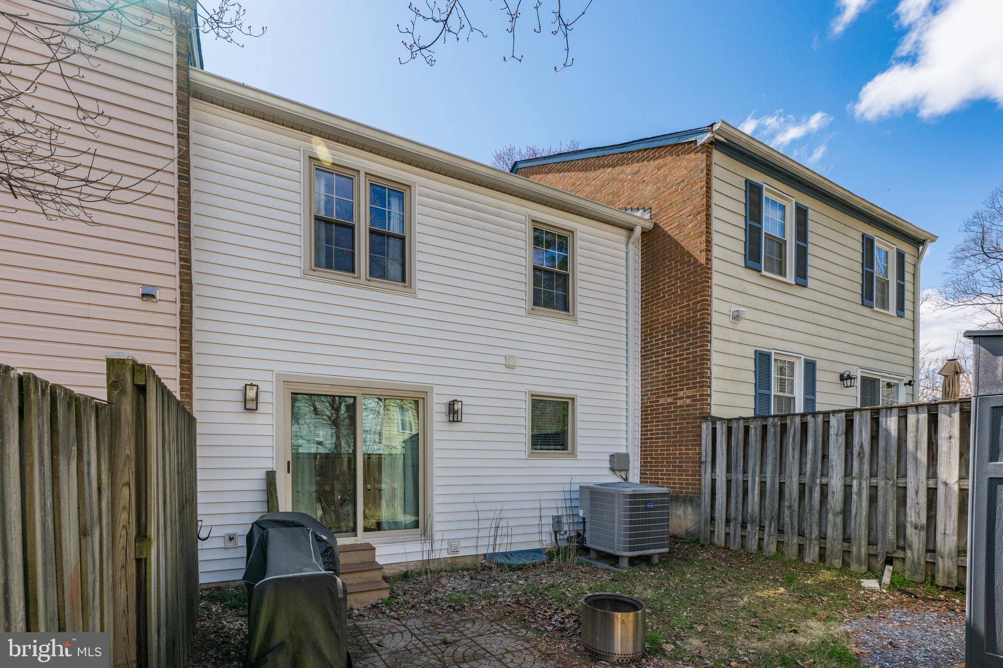 ROCKSHIRE TOWNHOMES - Residential