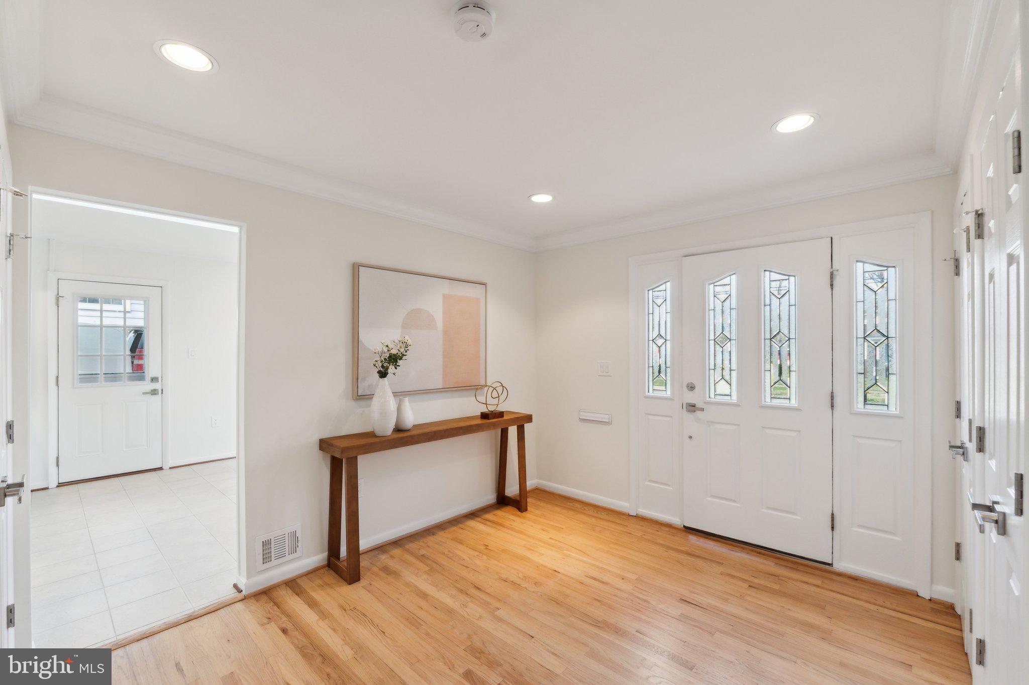 MANOR WOODS - Residential