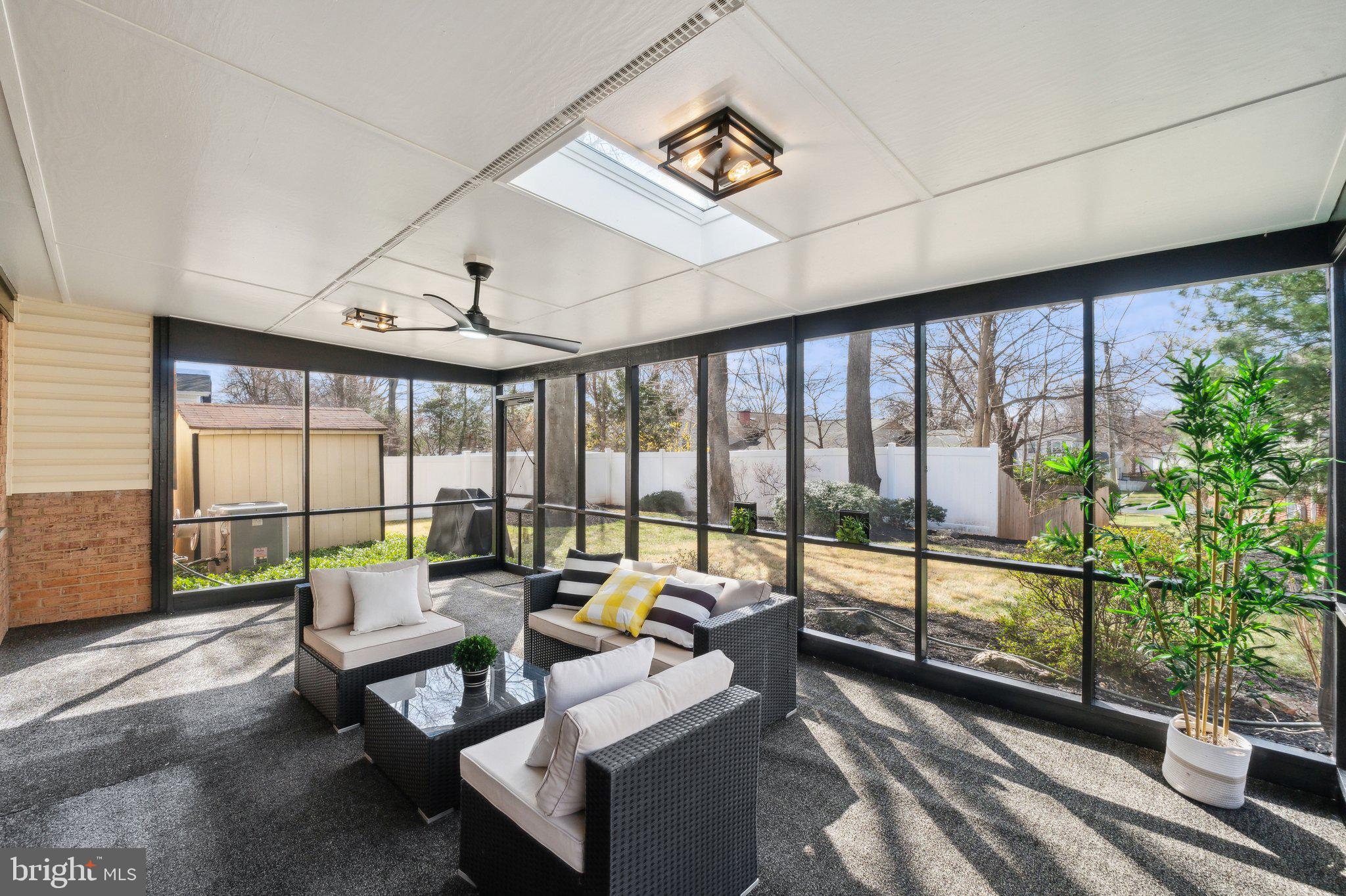 MANOR WOODS - Residential