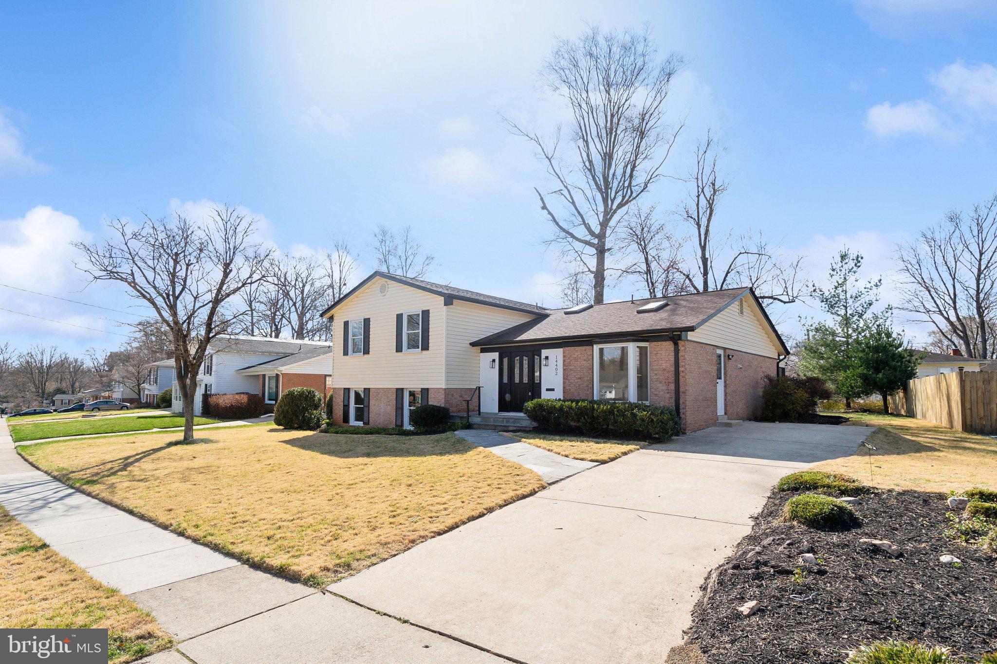 MANOR WOODS - Residential