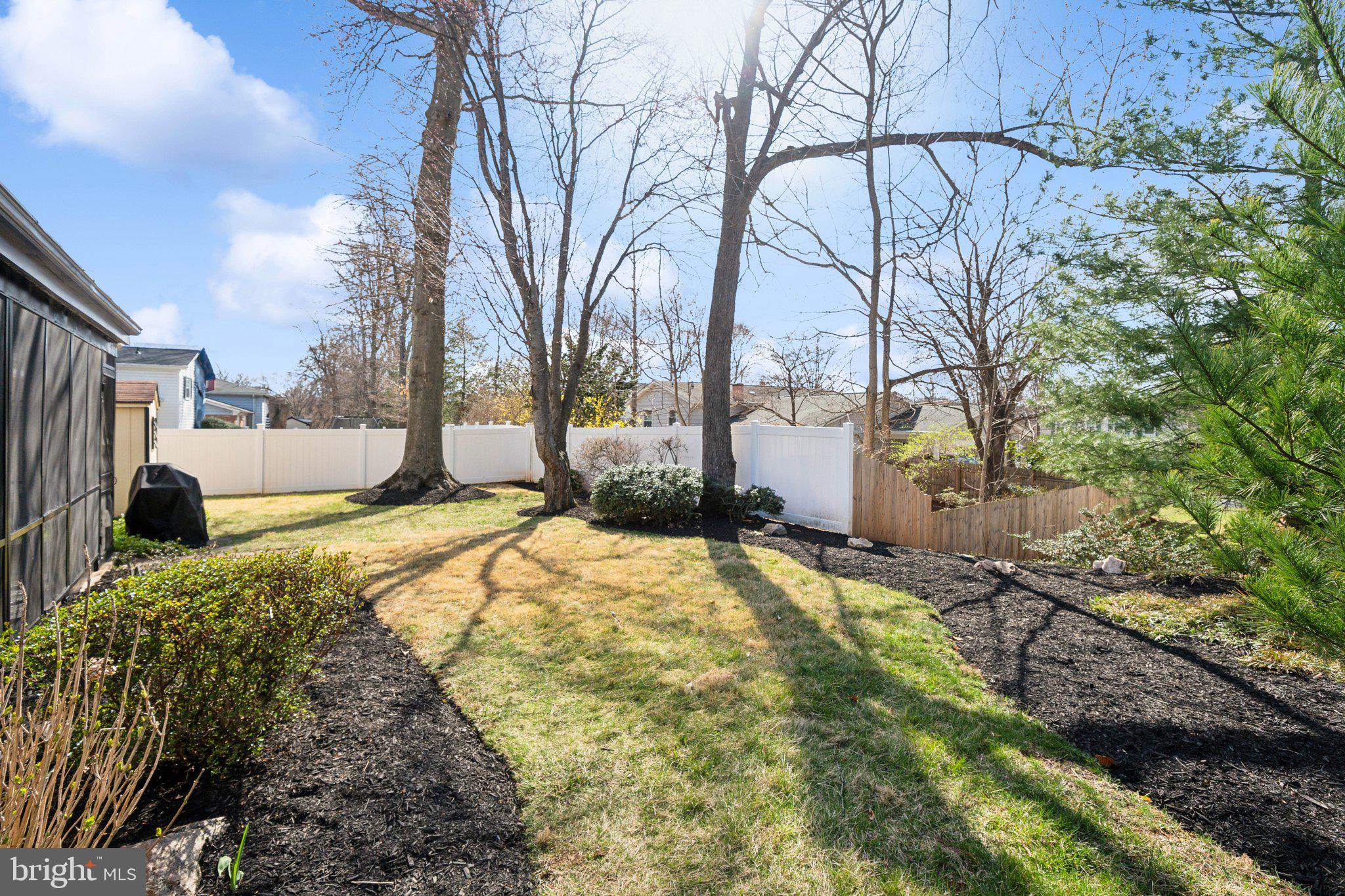 MANOR WOODS - Residential