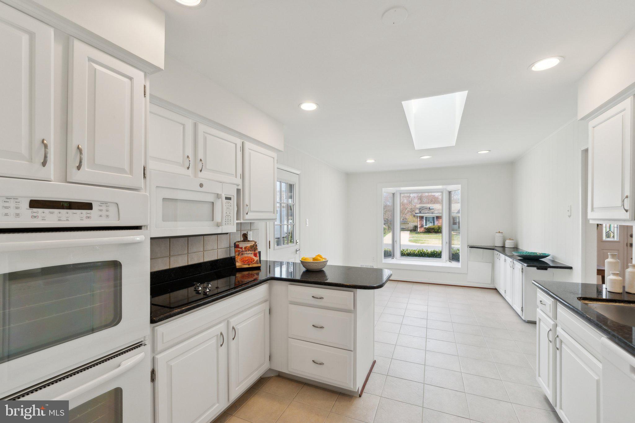 MANOR WOODS - Residential