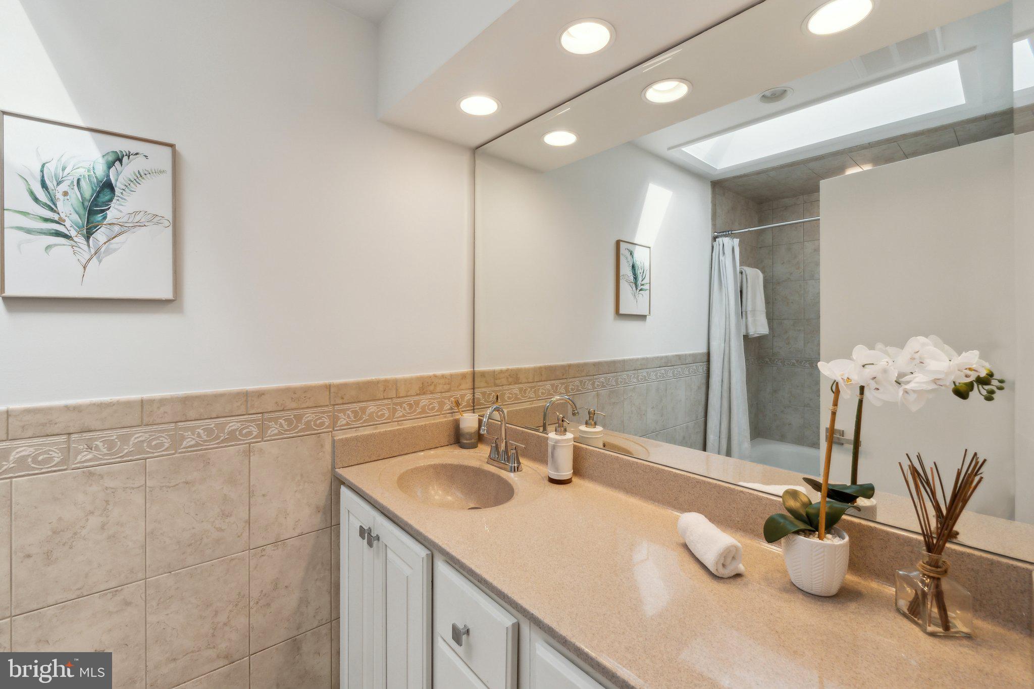 MANOR WOODS - Residential