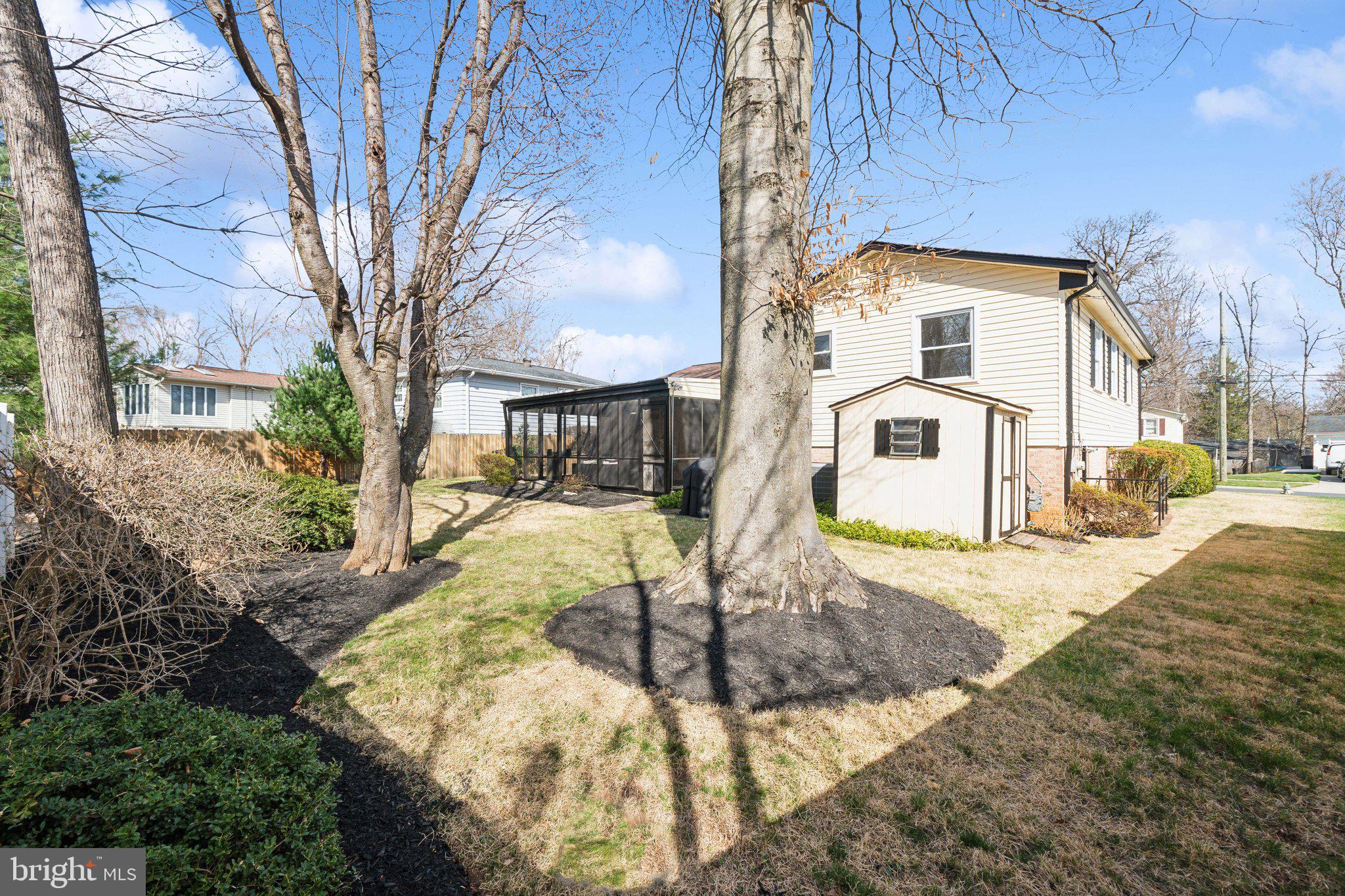 MANOR WOODS - Residential