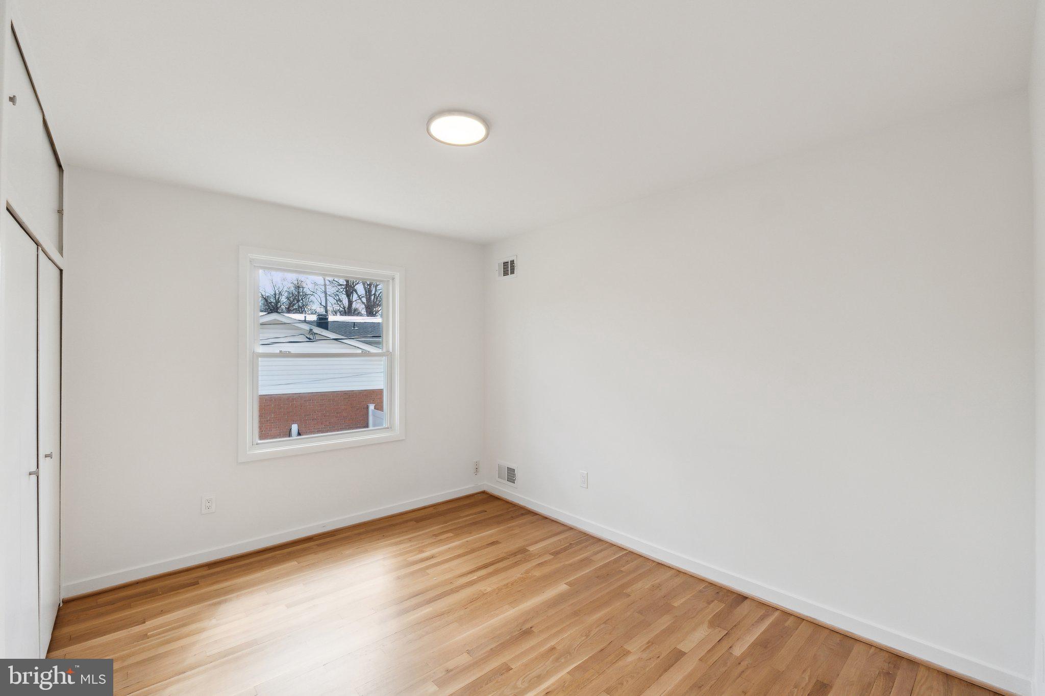 MANOR WOODS - Residential