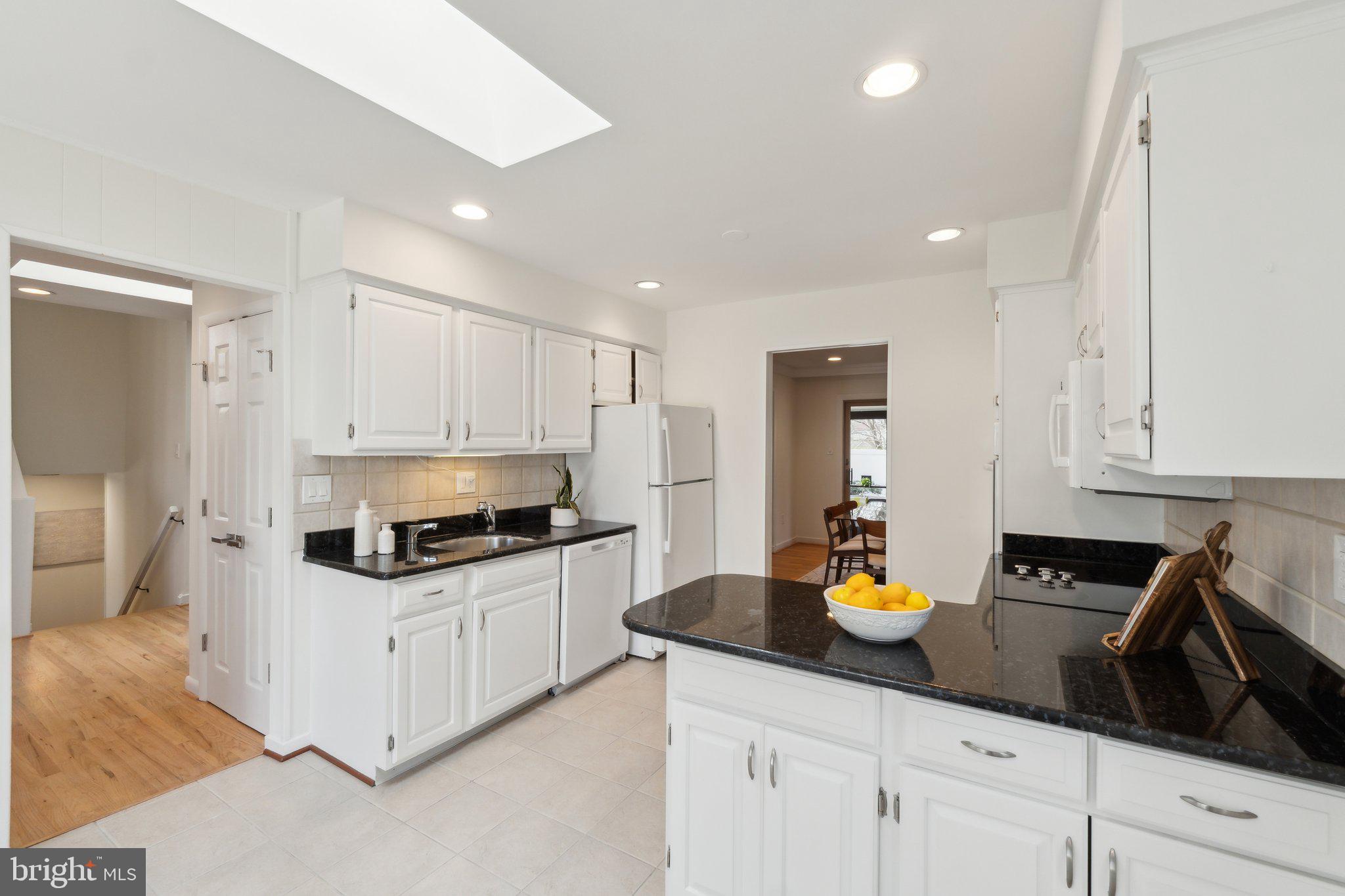 MANOR WOODS - Residential