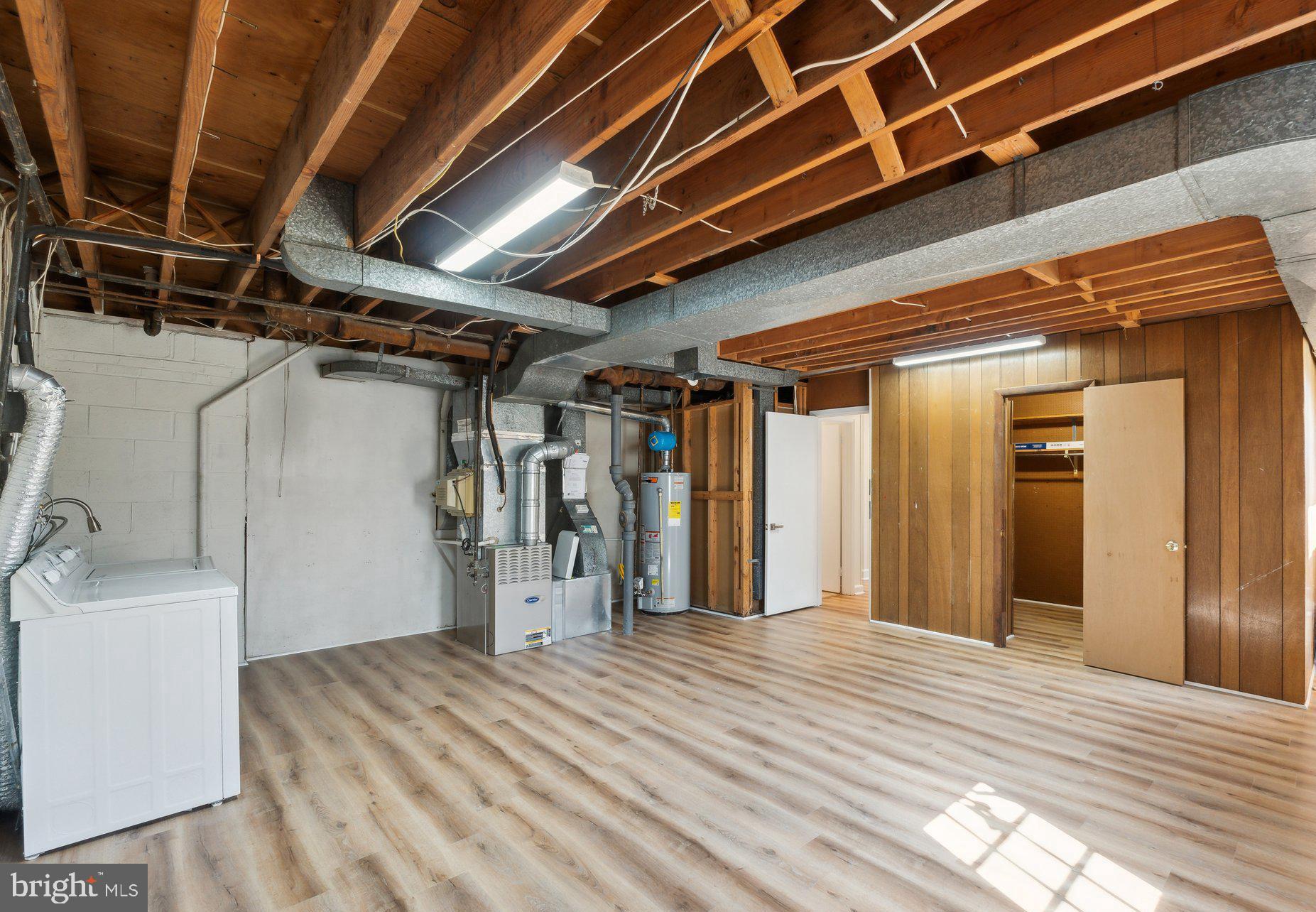 MANOR WOODS - Residential