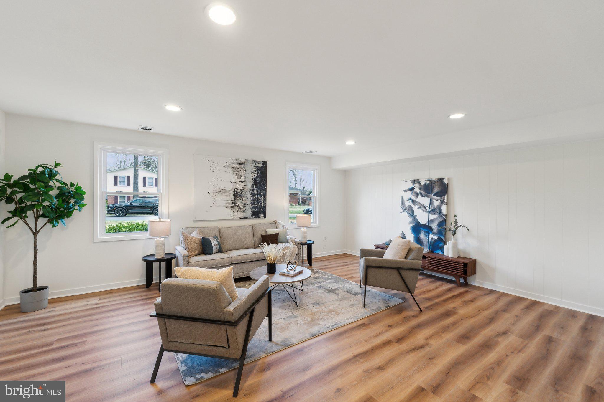 MANOR WOODS - Residential