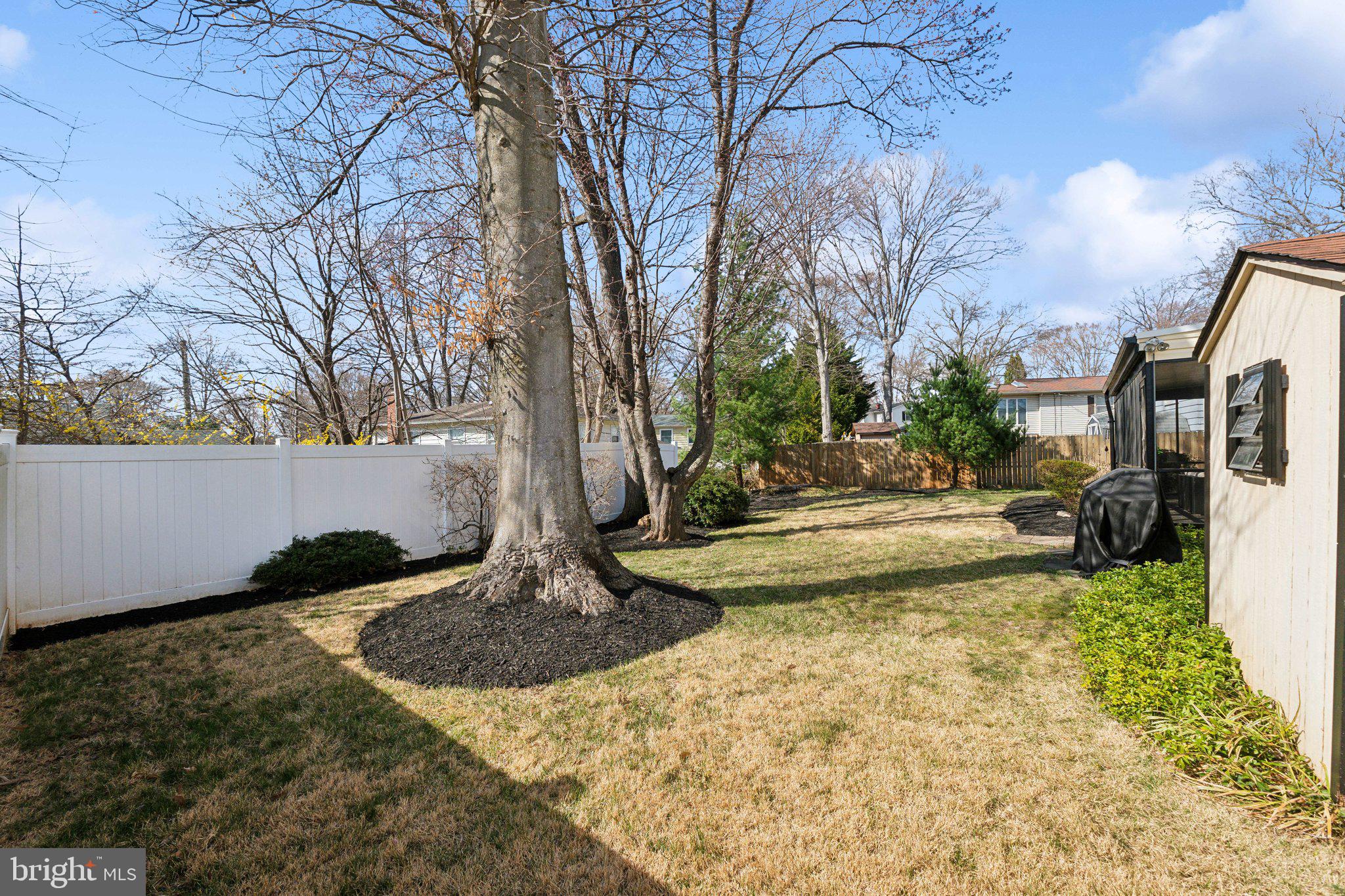 MANOR WOODS - Residential