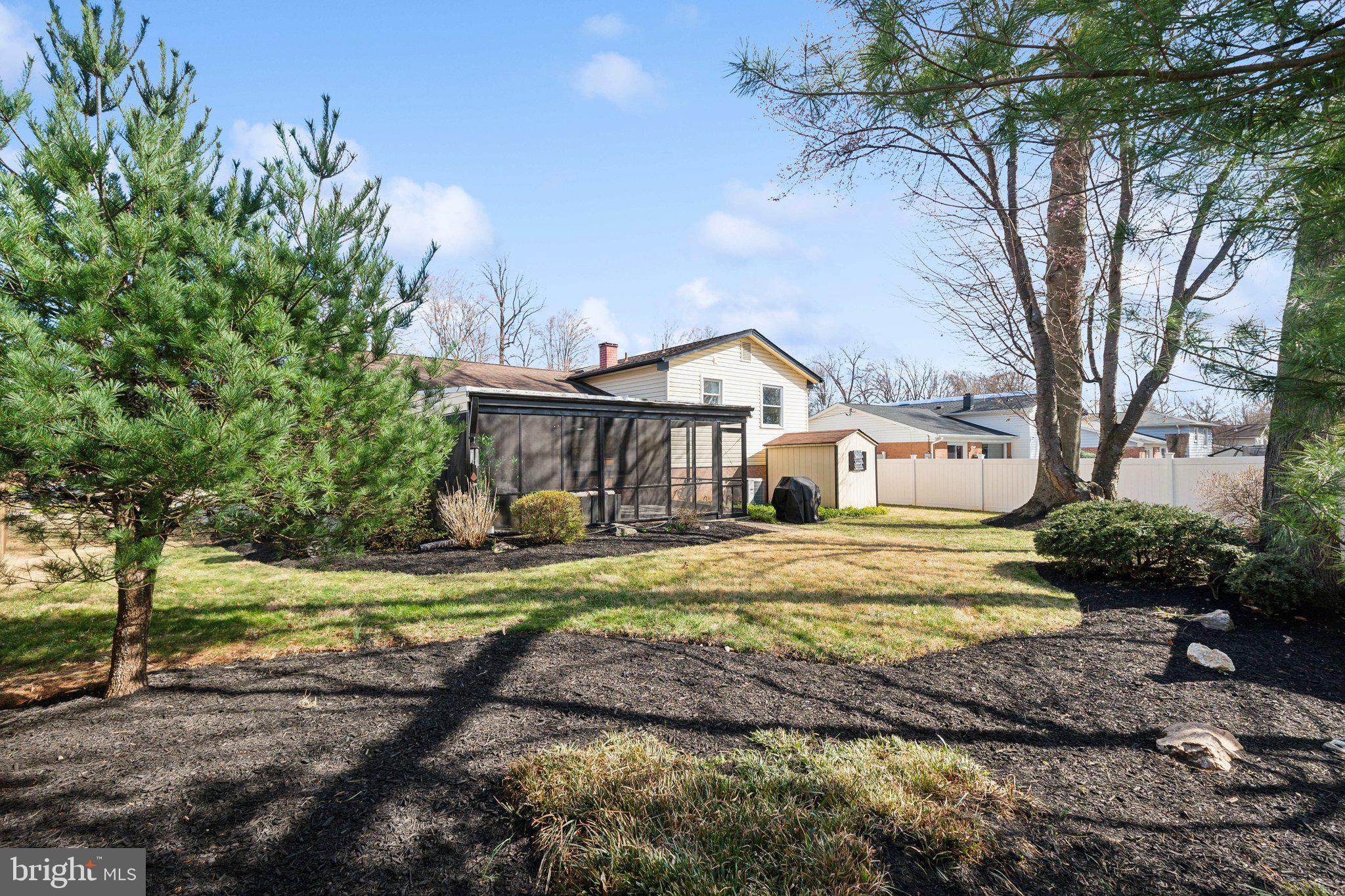 MANOR WOODS - Residential