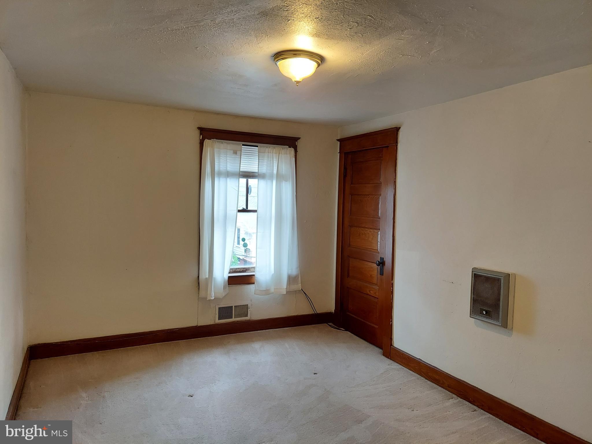 BOUNDARY AVE - Residential Lease