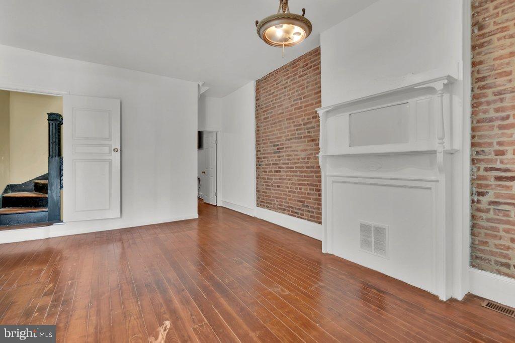 WYMAN PARK HAMPDEN - Residential