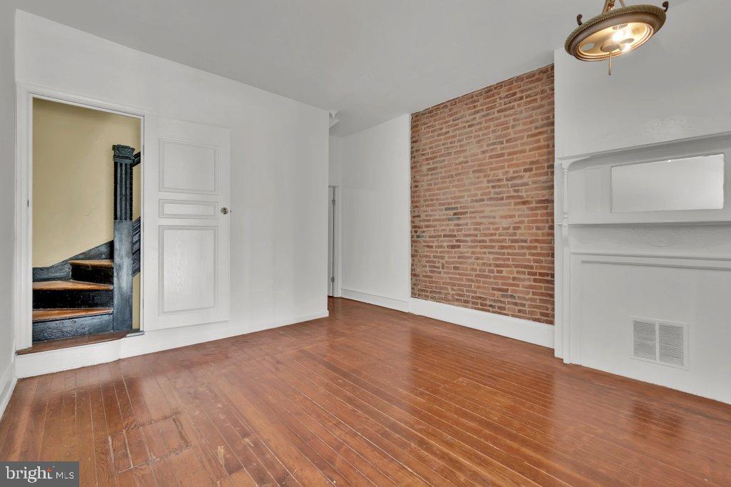 WYMAN PARK HAMPDEN - Residential