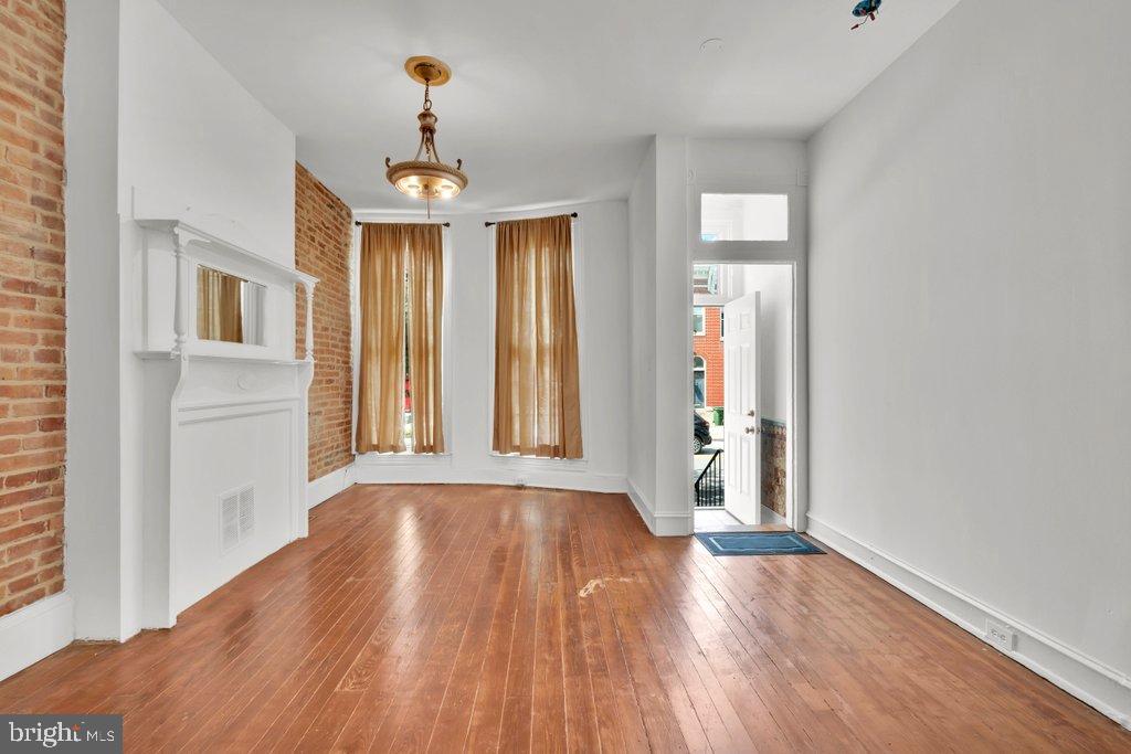 WYMAN PARK HAMPDEN - Residential
