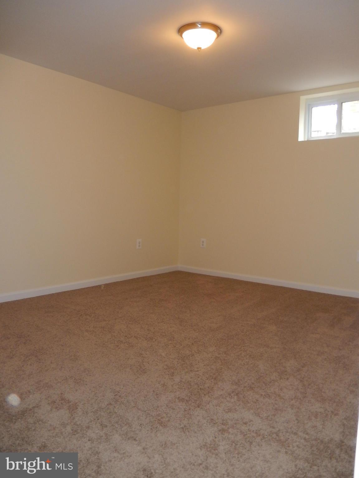 DALE CITY - Residential Lease