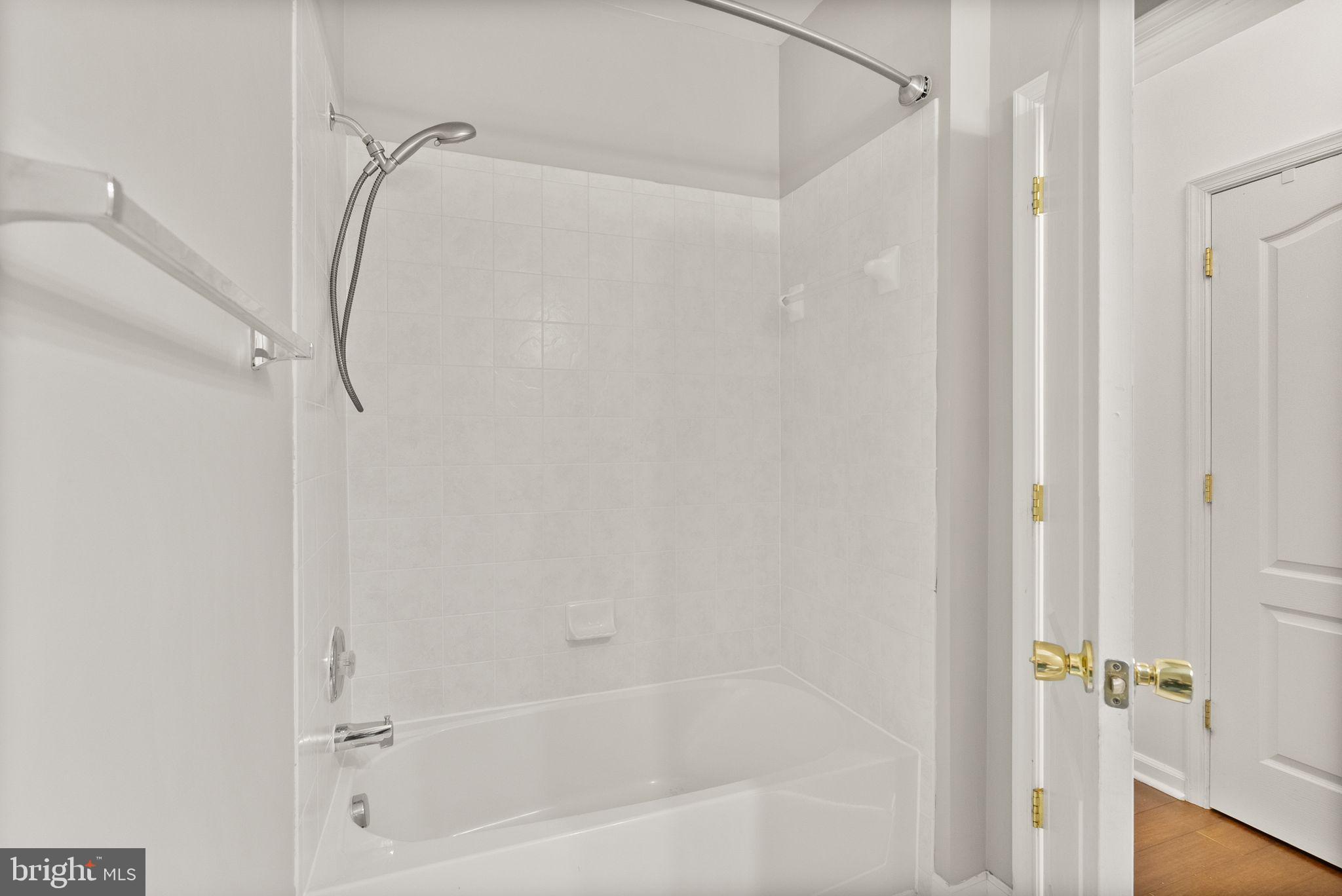 THE RESERVE CONDOMINIUMS - Residential Lease