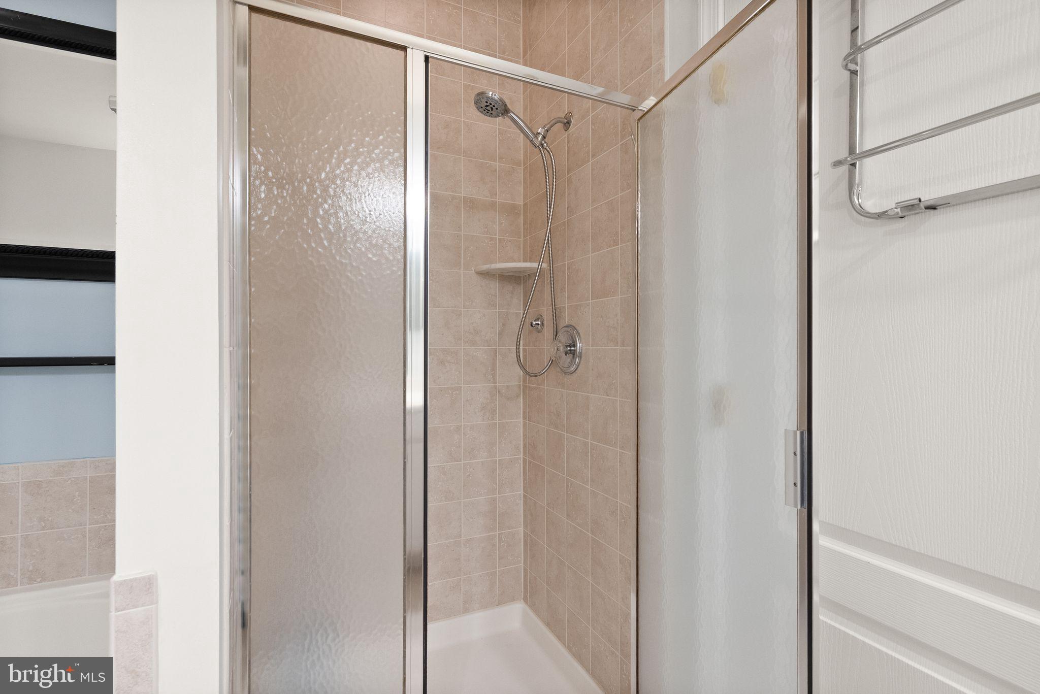 THE RESERVE CONDOMINIUMS - Residential Lease