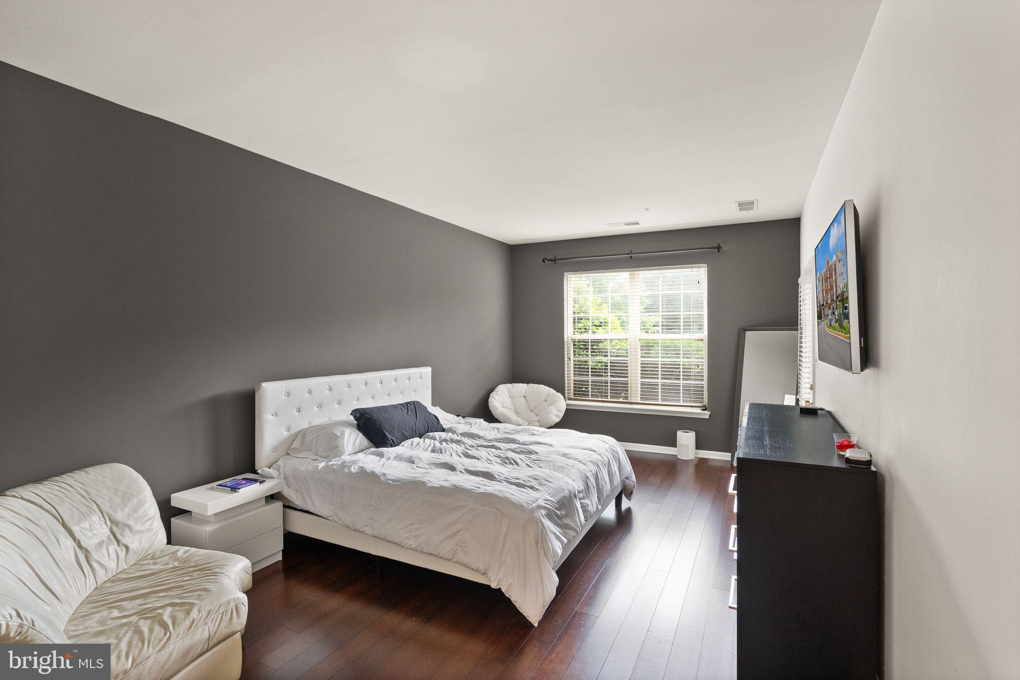 THE RESERVE CONDOMINIUMS - Residential Lease