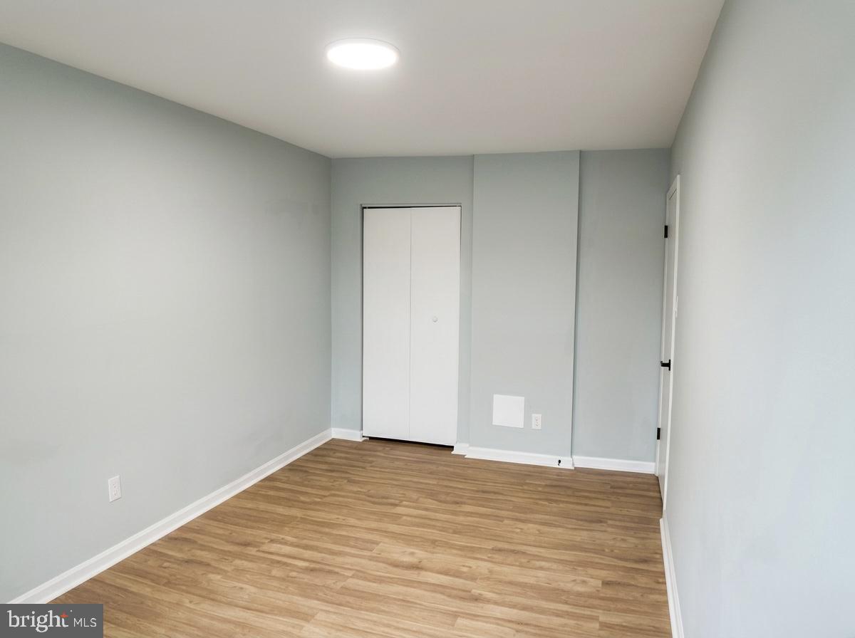 SEVEN COURTS - Residential