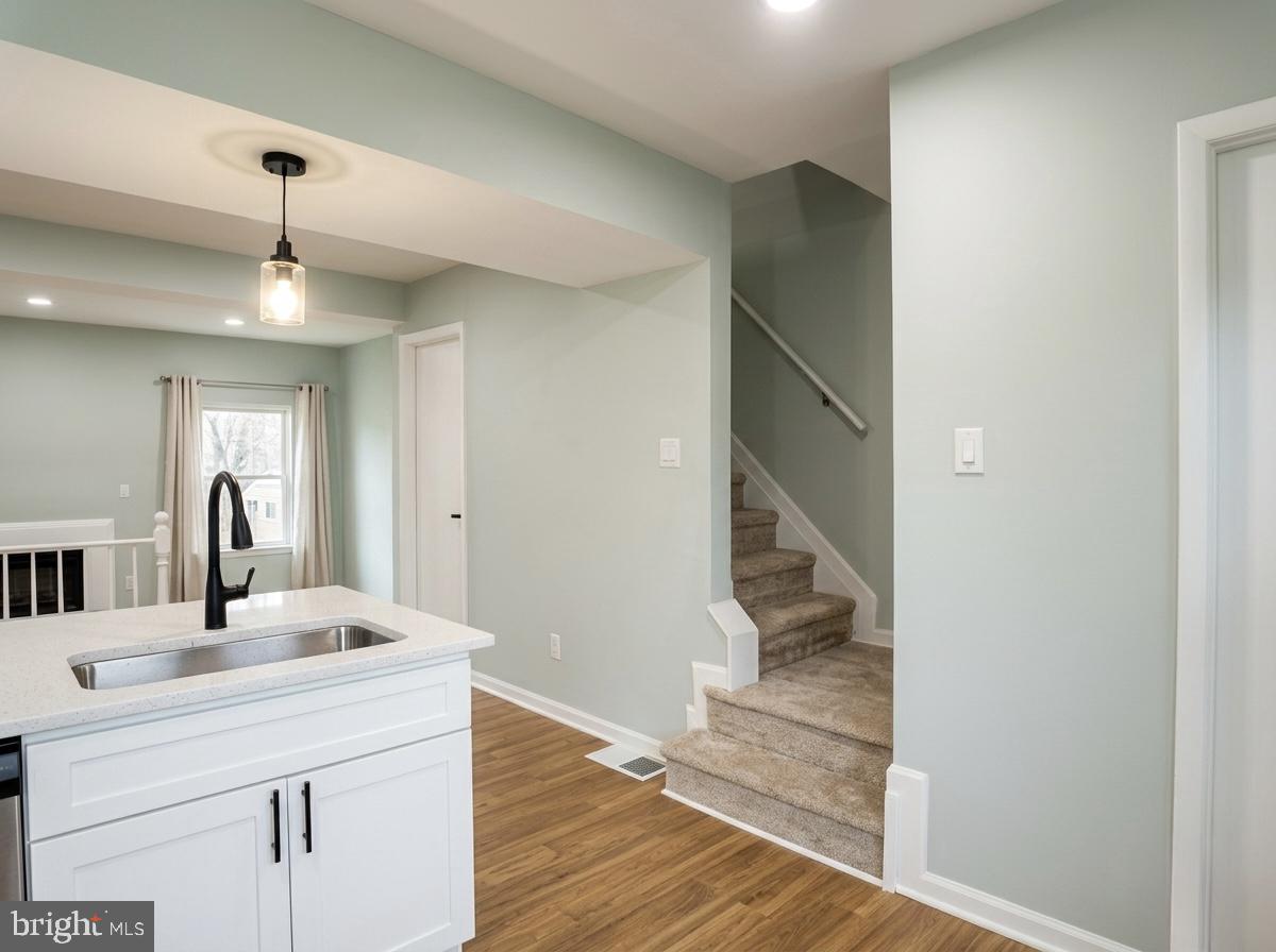 SEVEN COURTS - Residential