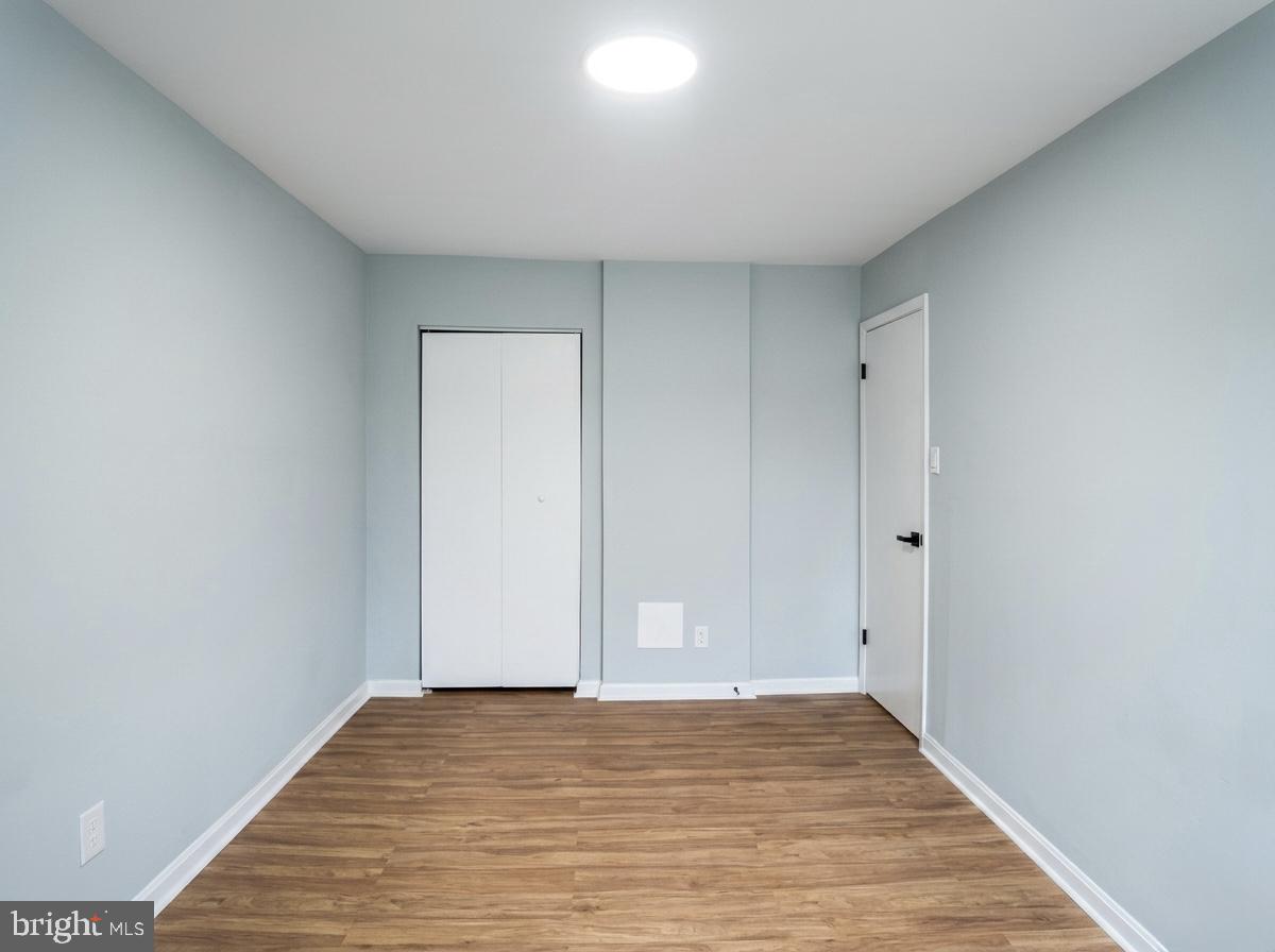 SEVEN COURTS - Residential