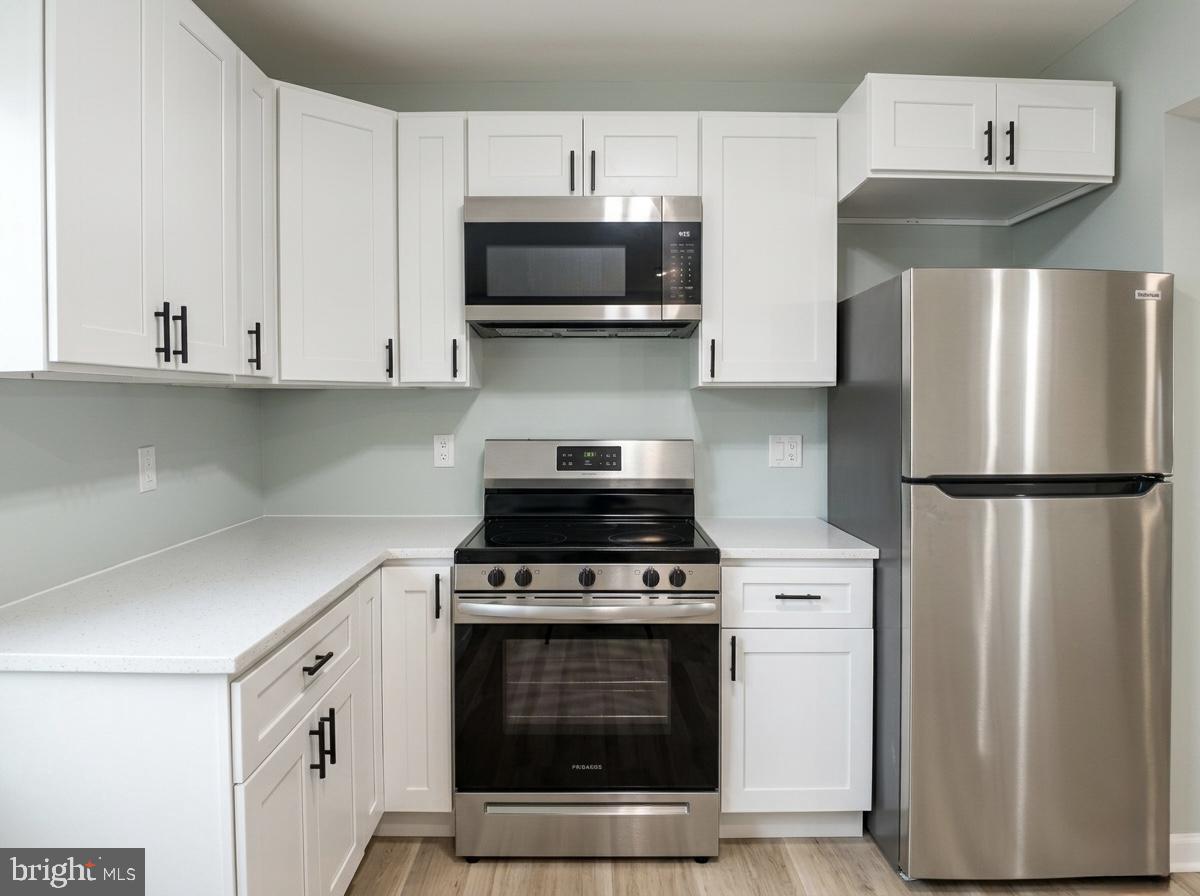 SEVEN COURTS - Residential