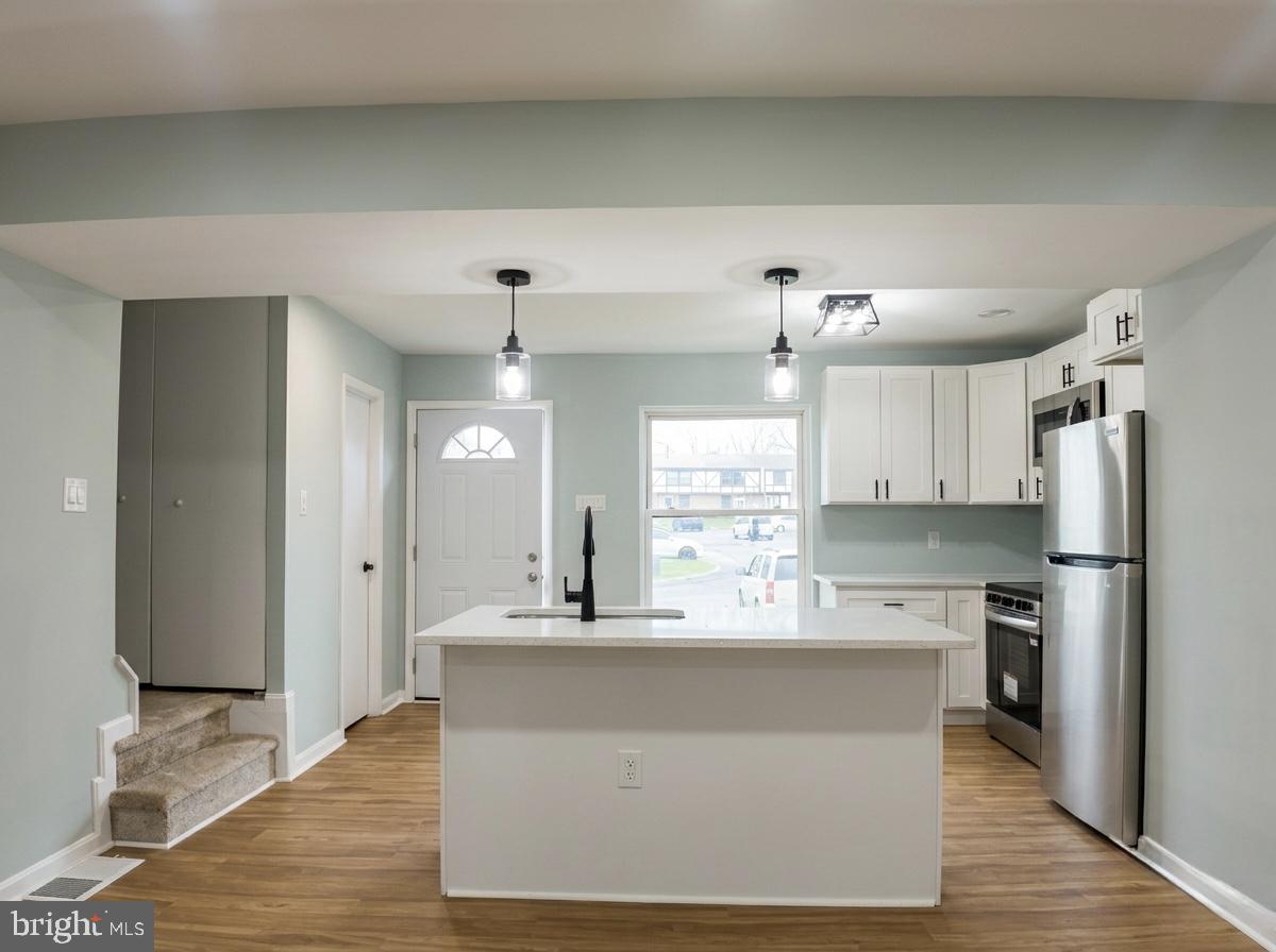 SEVEN COURTS - Residential