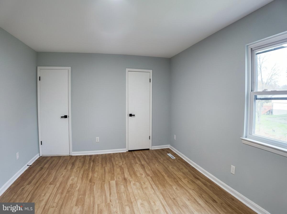 SEVEN COURTS - Residential