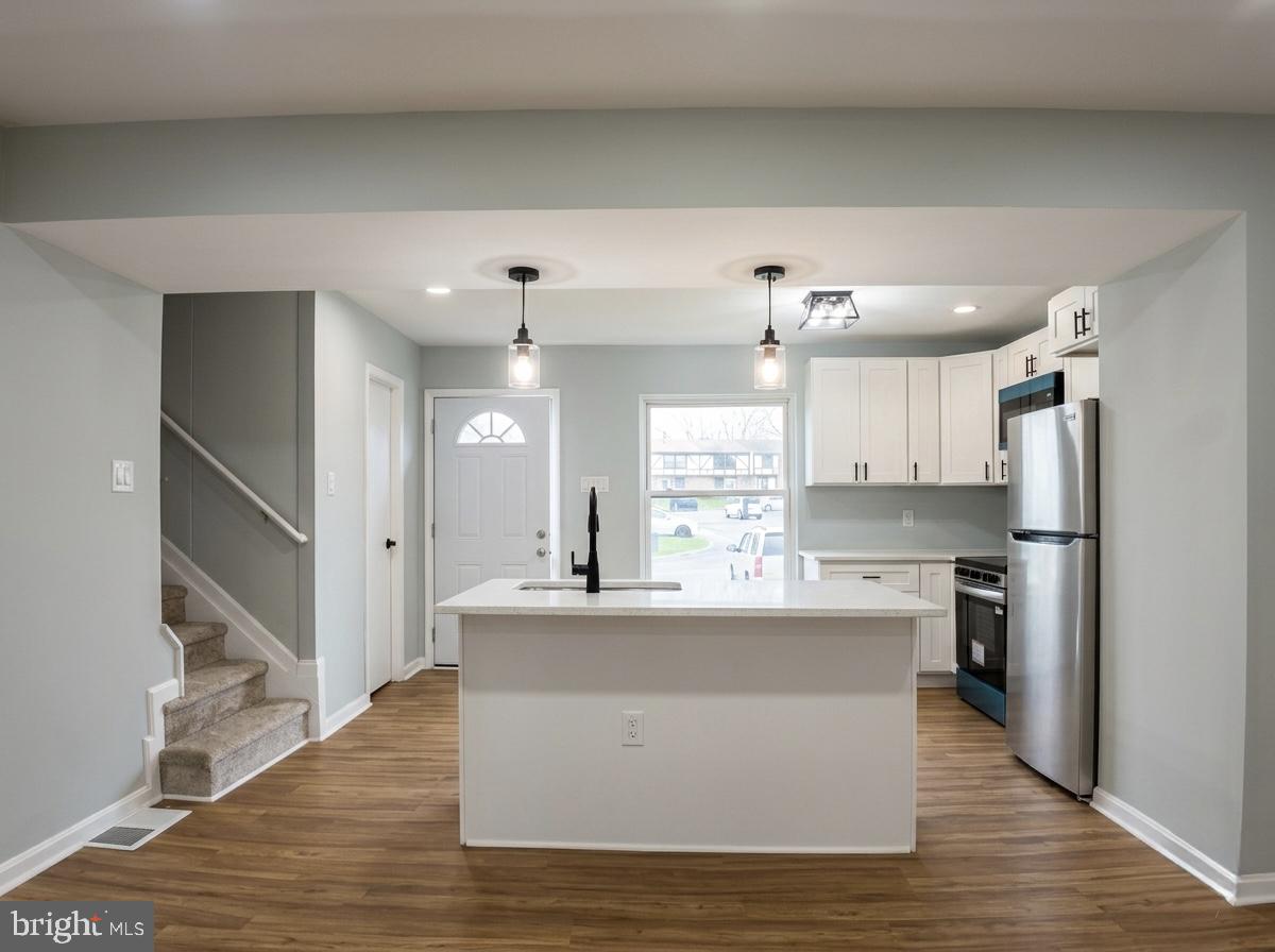 SEVEN COURTS - Residential